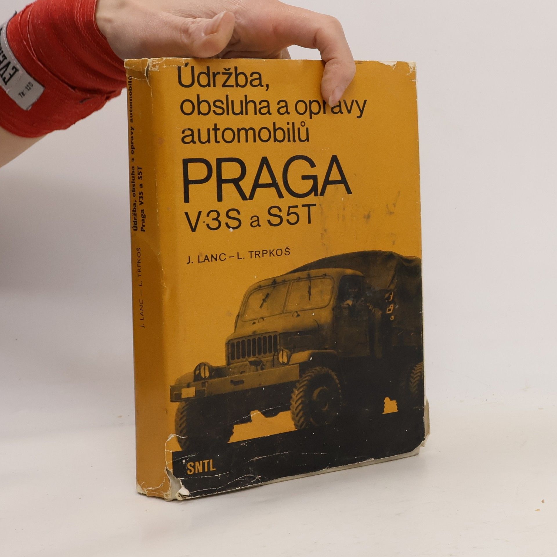 Jan Lanc Údržba, obsluha a opravy automobilů Praga V3S a S5T