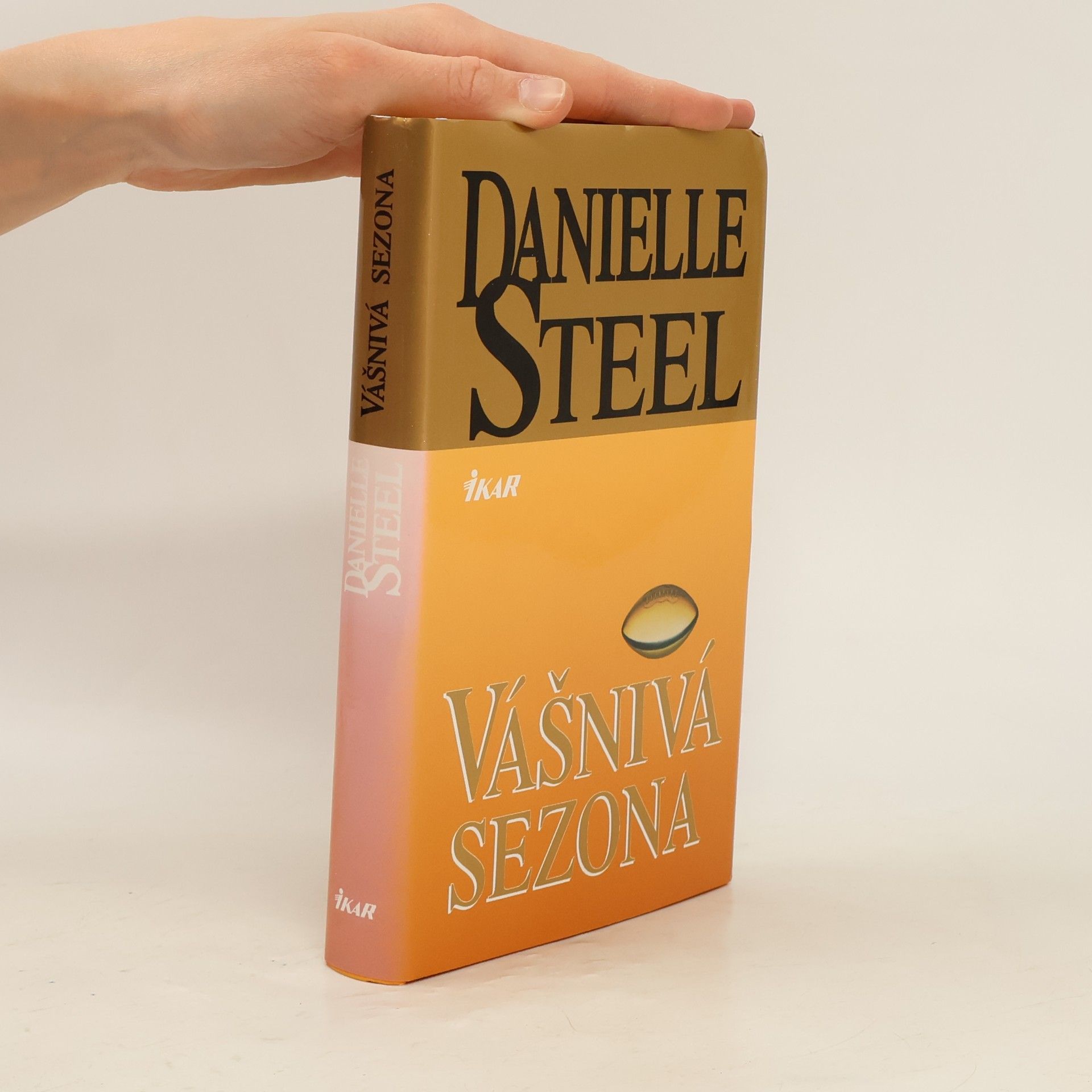 Danielle Steel Vášnivá sezona