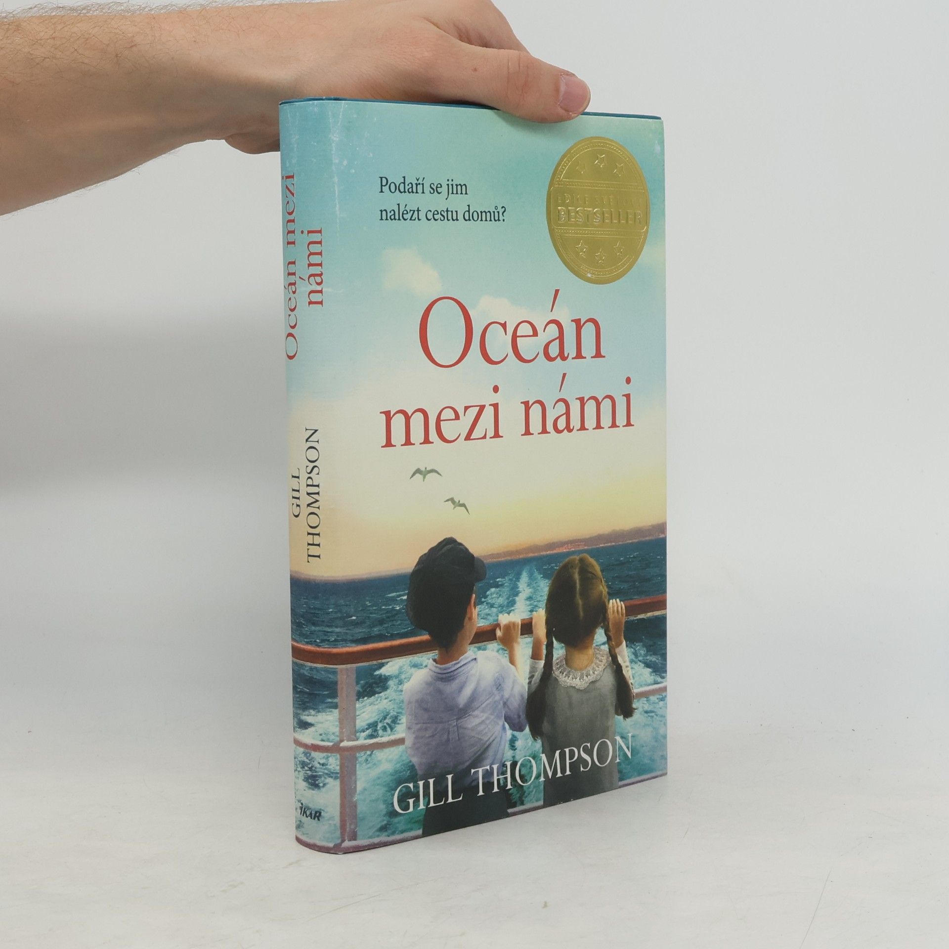 Gill Thompson Oceán mezi námi