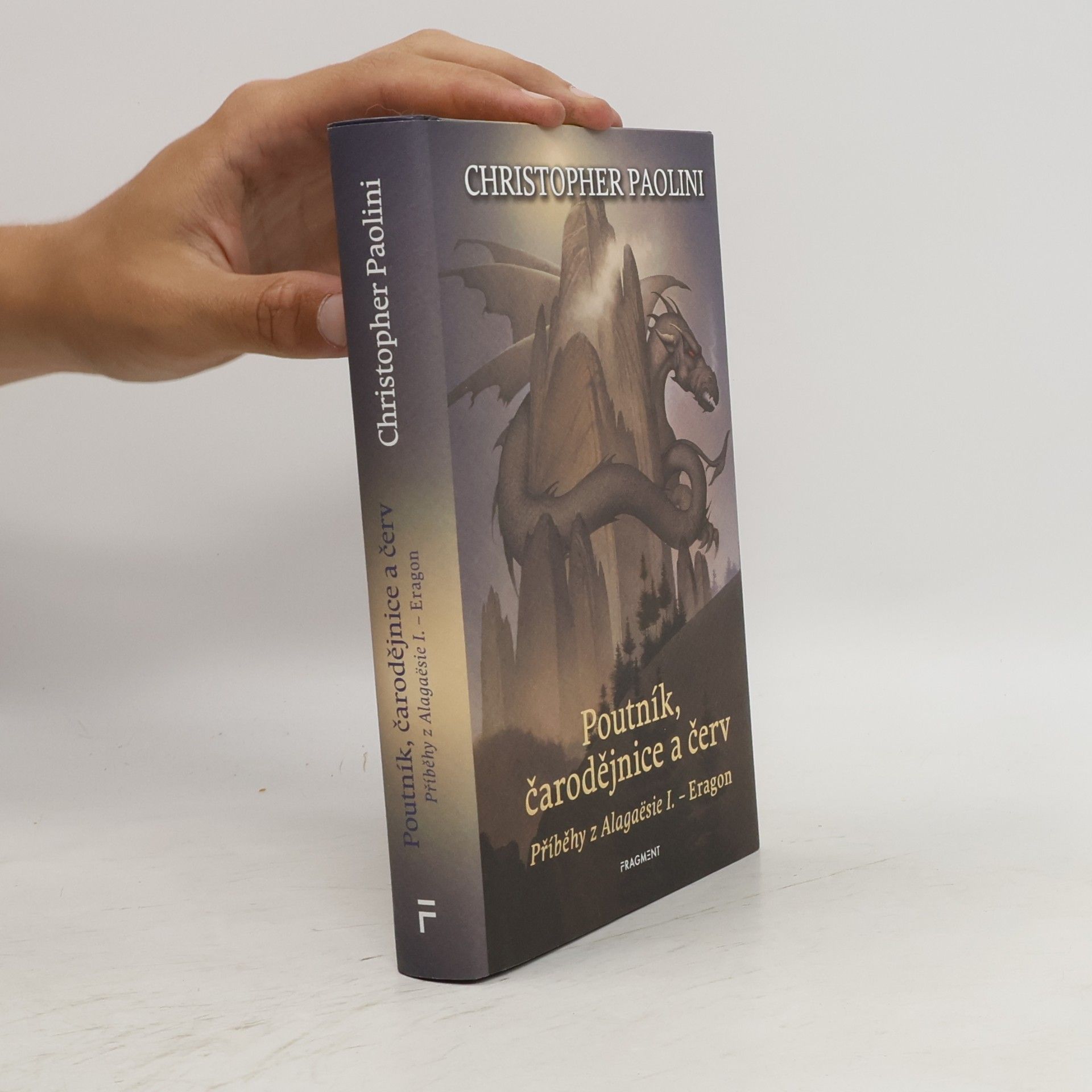 Christopher Paolini Poutník, čarodějnice a červ - Příběhy z Alagaësie I.