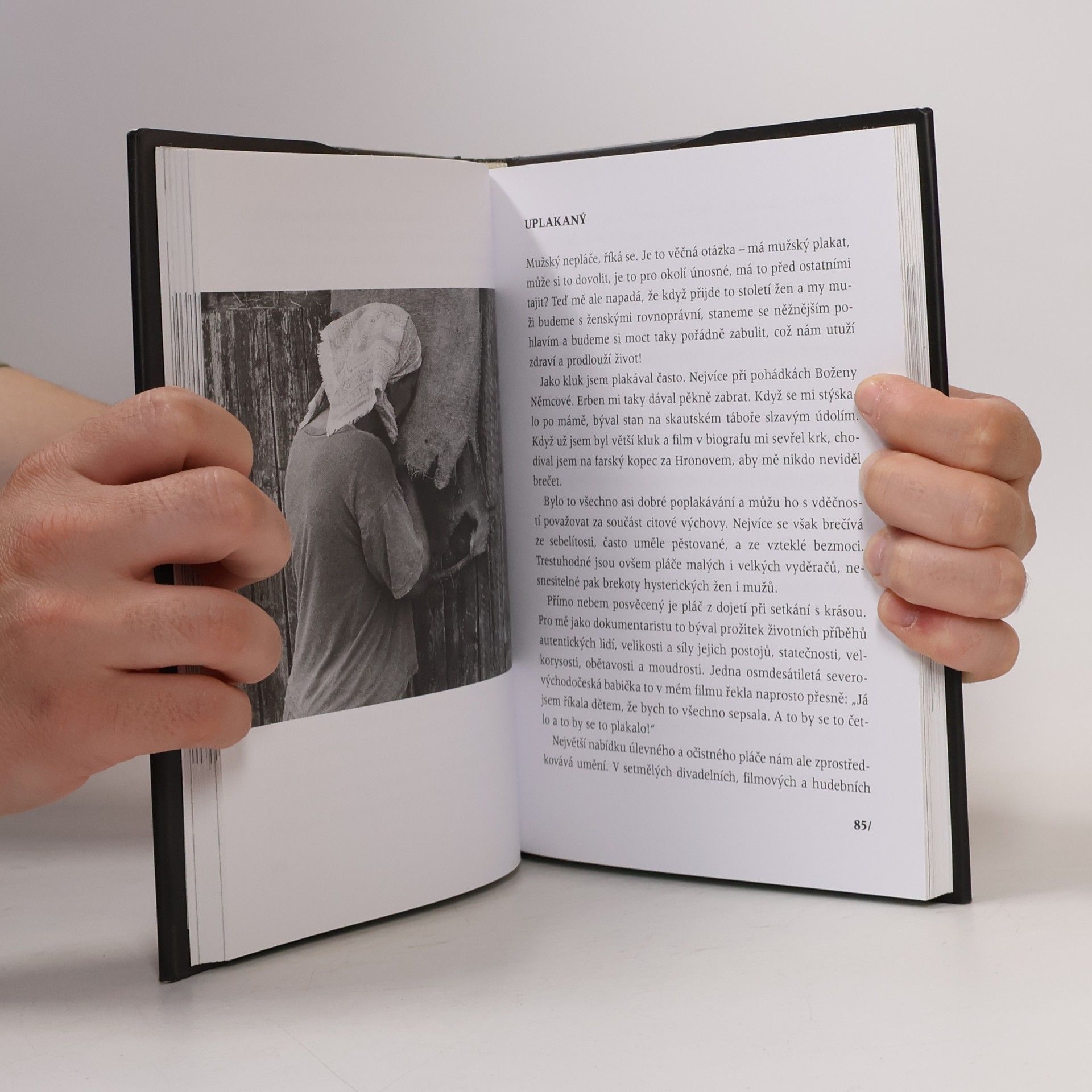 Jan Špáta Jan Špáta mezi světlem a tmou: Sloupky a fejetony s fotografiemi Jindřicha Štreita