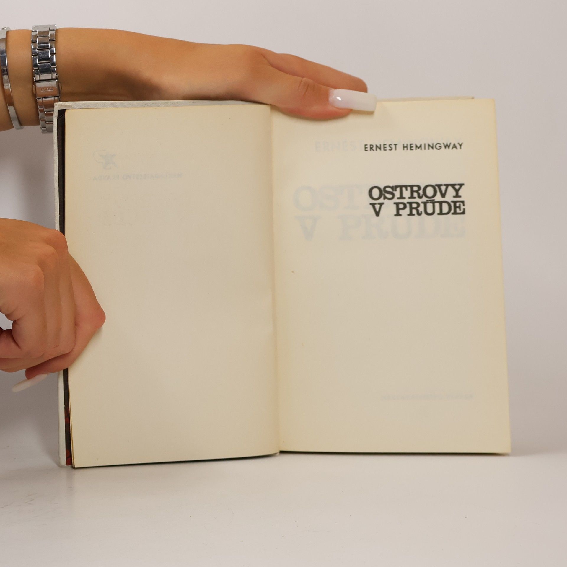 Ernest Hemingway Ostrovy v prúde