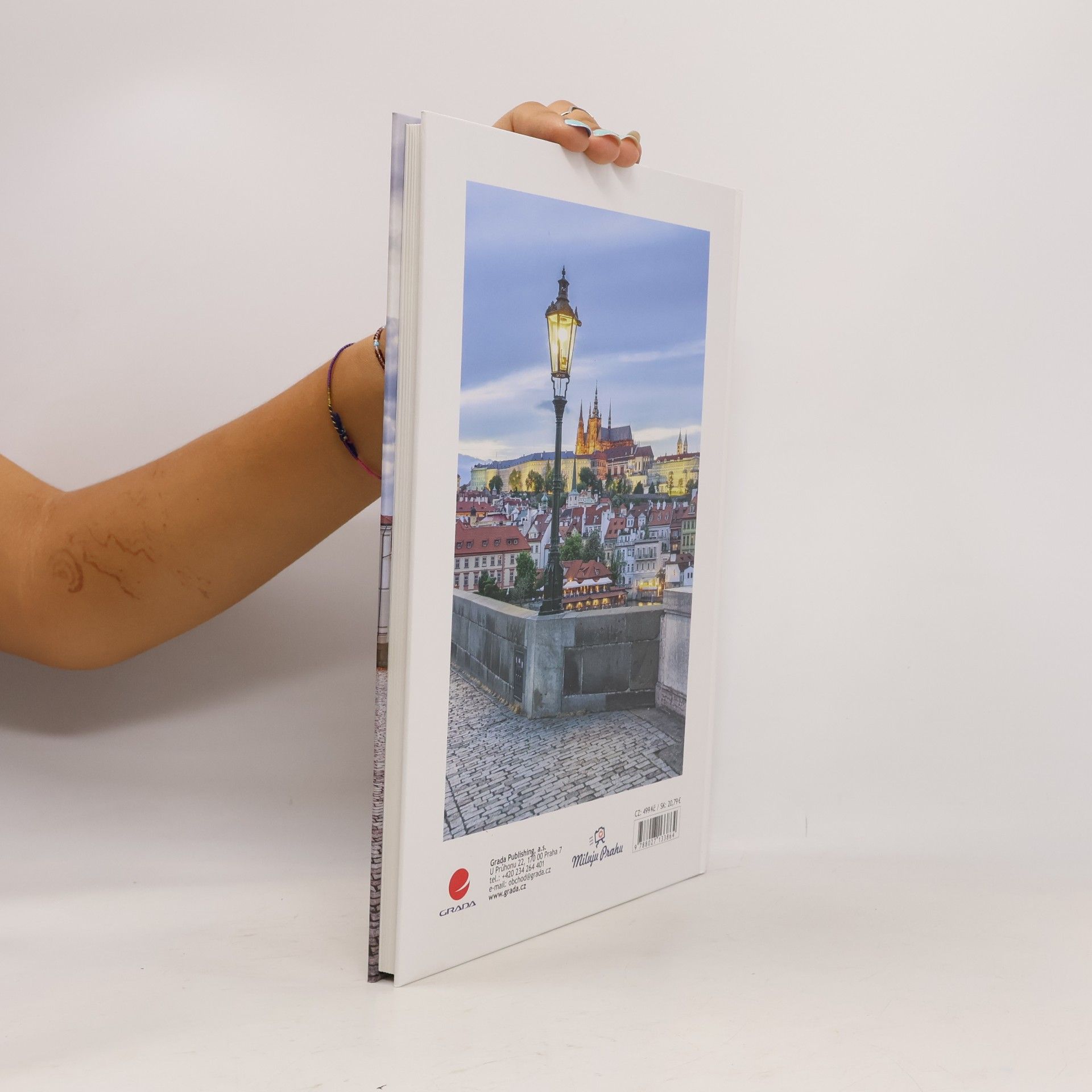 Kamil Procházka Nejkrásnější fotografie Prahy = The most beautiful photographs of Prague