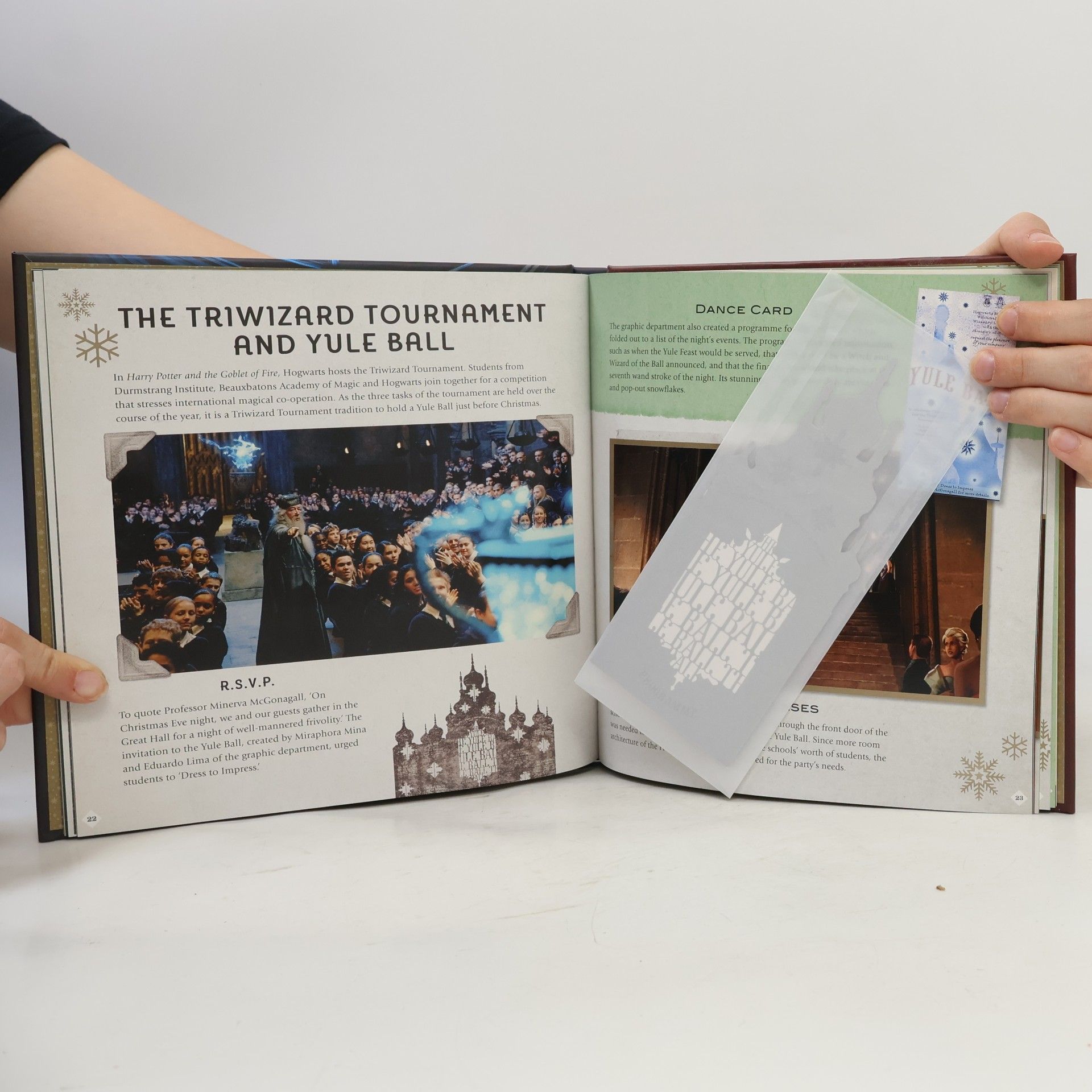 Bloomsbury UK Harry Potter - Christmas at Hogwarts: A Movie Scrapbook