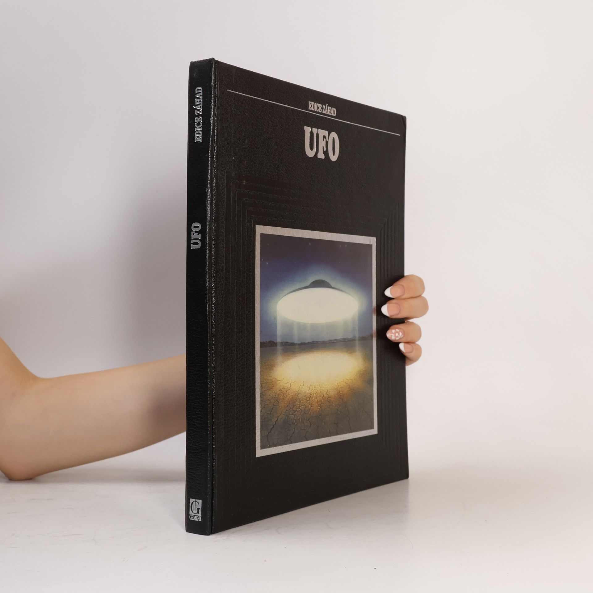 Autorenkollektiv Edícia záhad. Ufo