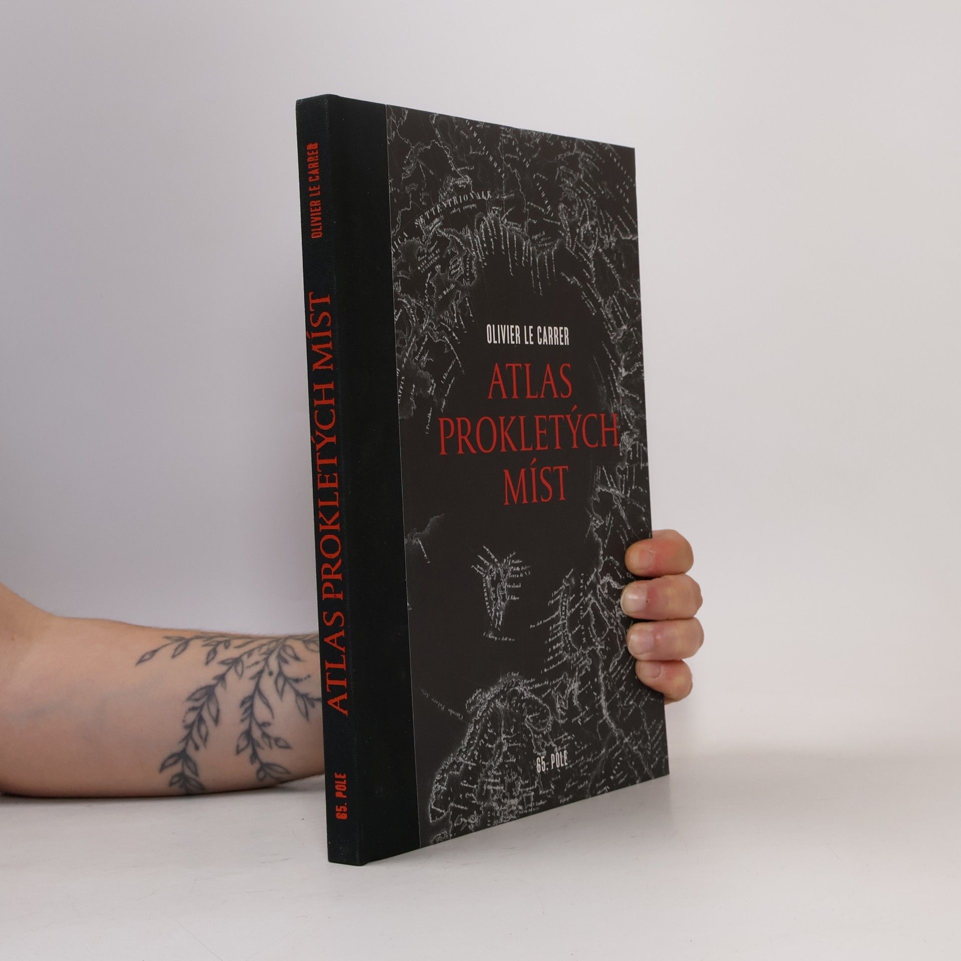 Olivier Le Carrer Atlas prokletých míst
