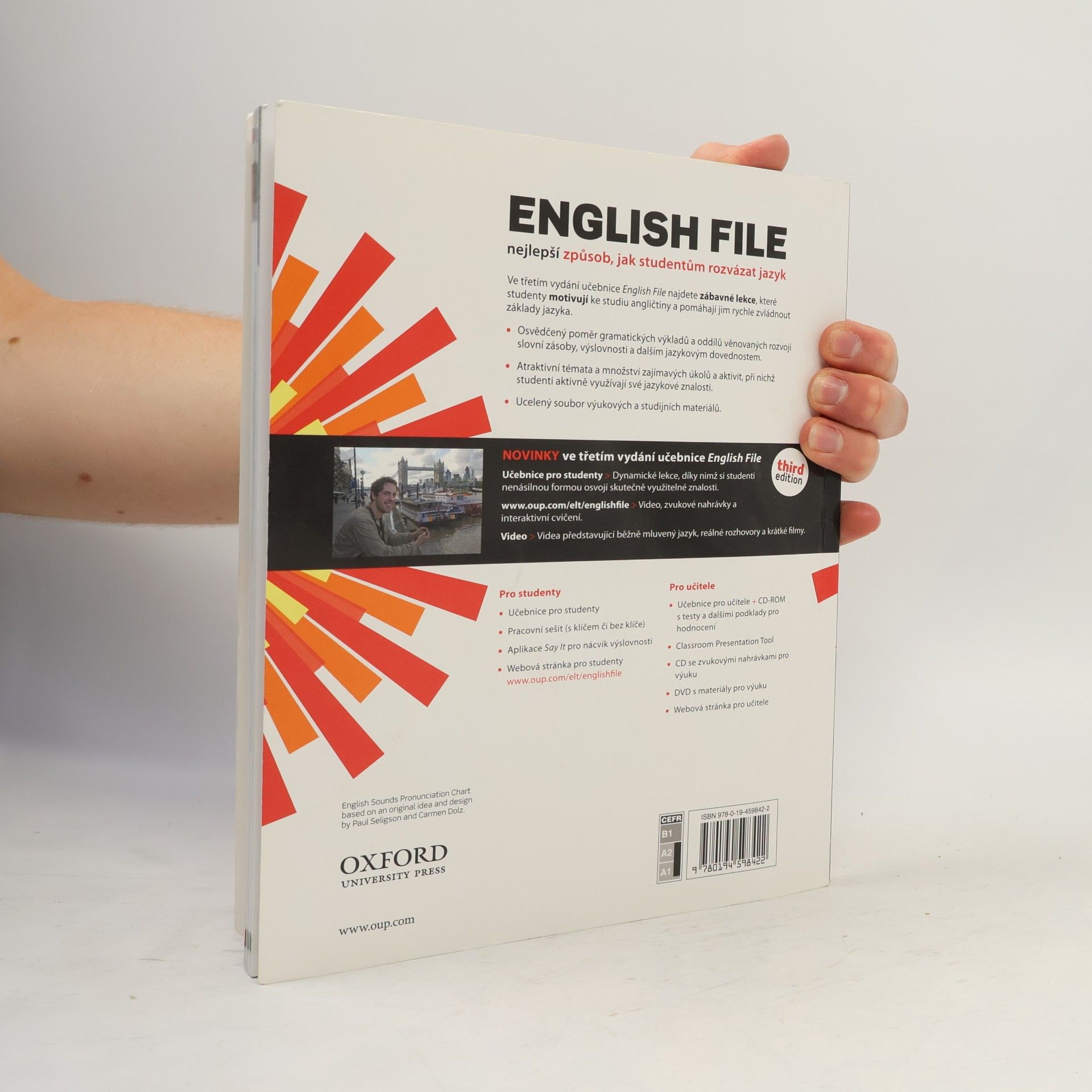 Christina Latham-Koenig English file : Elementary. Student's book