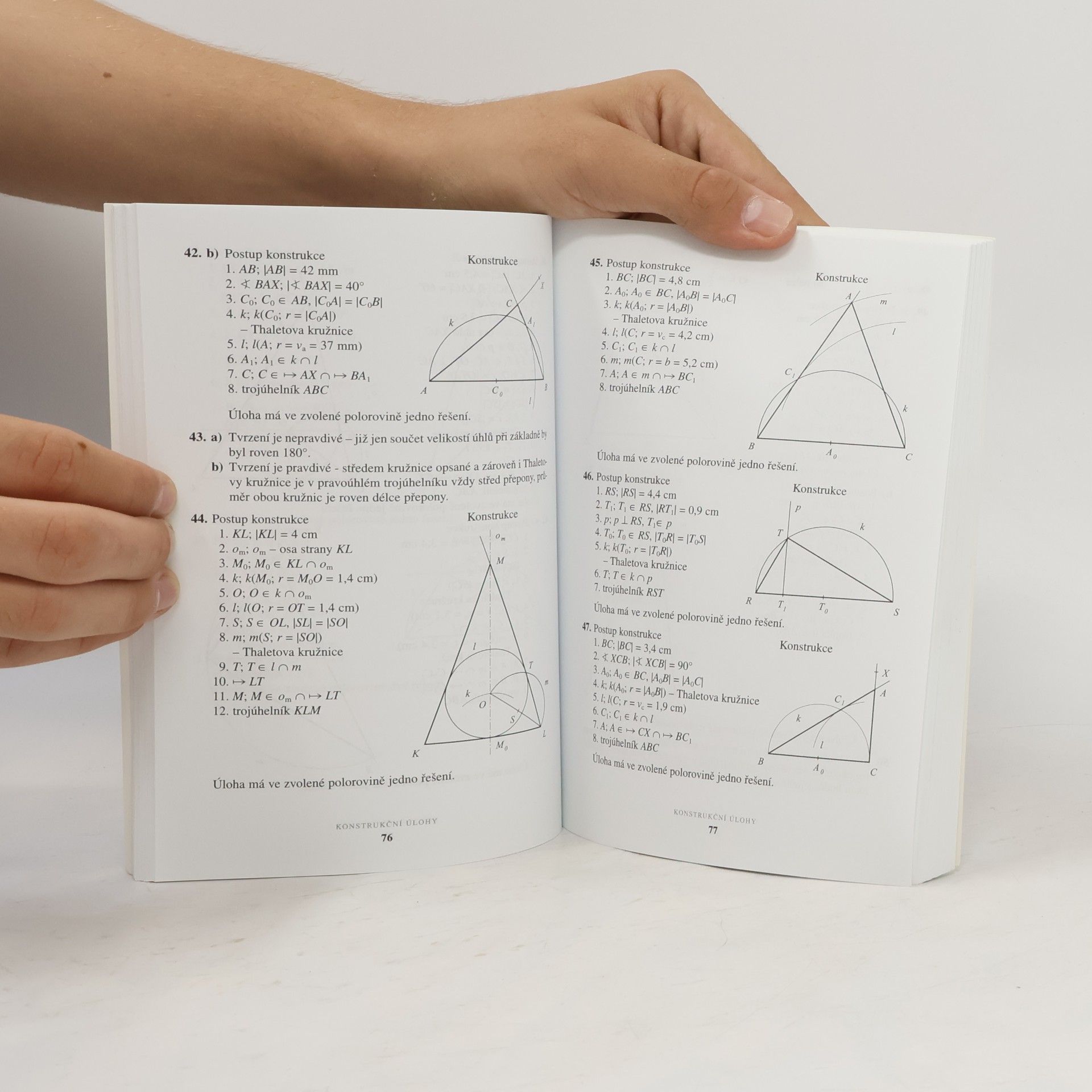 Martin Dytrych Sbírka úloh z matematiky pro nižší ročníky víceletých gymnázií a pro 2. stupeň základních škol: Geometrie a funkce
