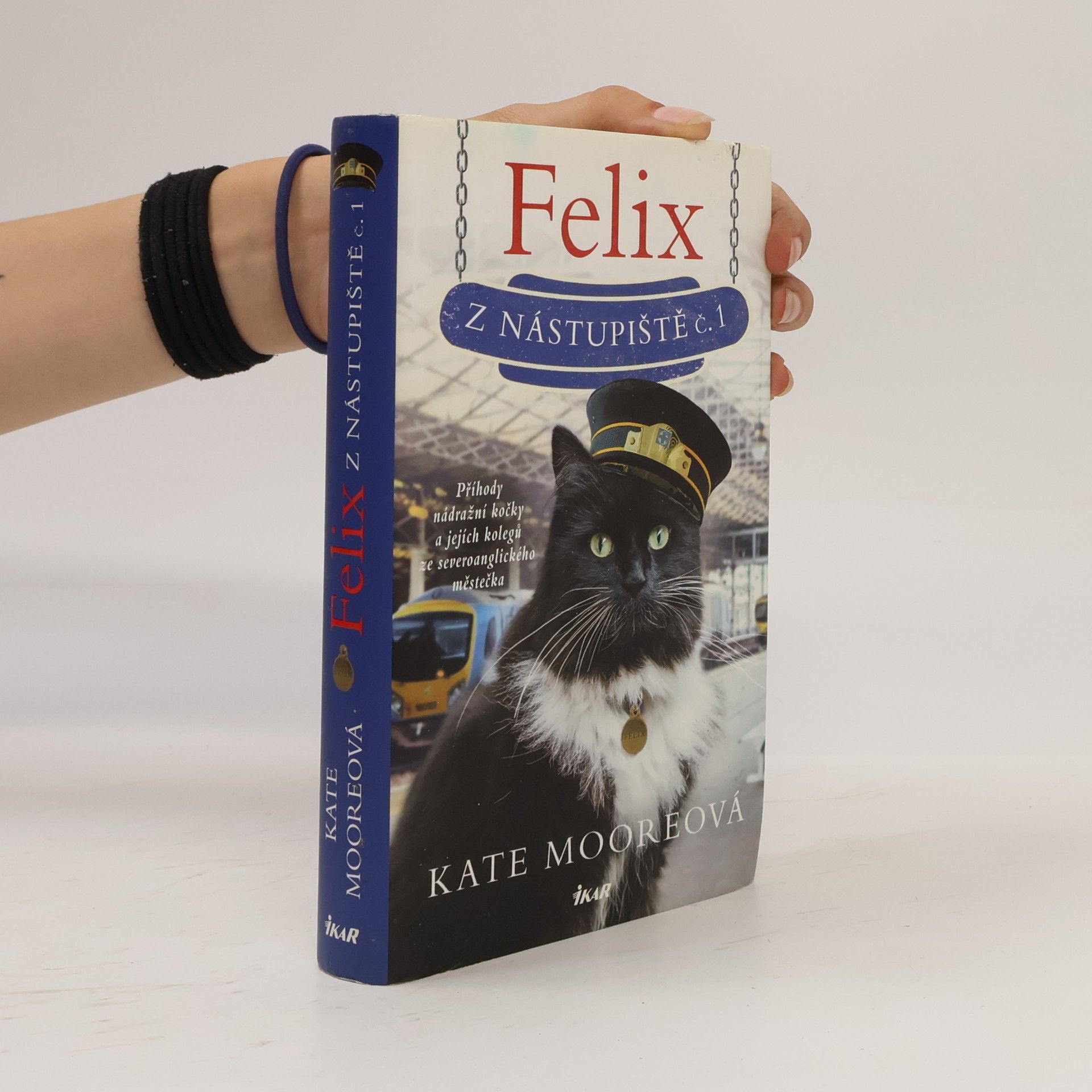 Kate Moore Felix z nástupiště č. 1
