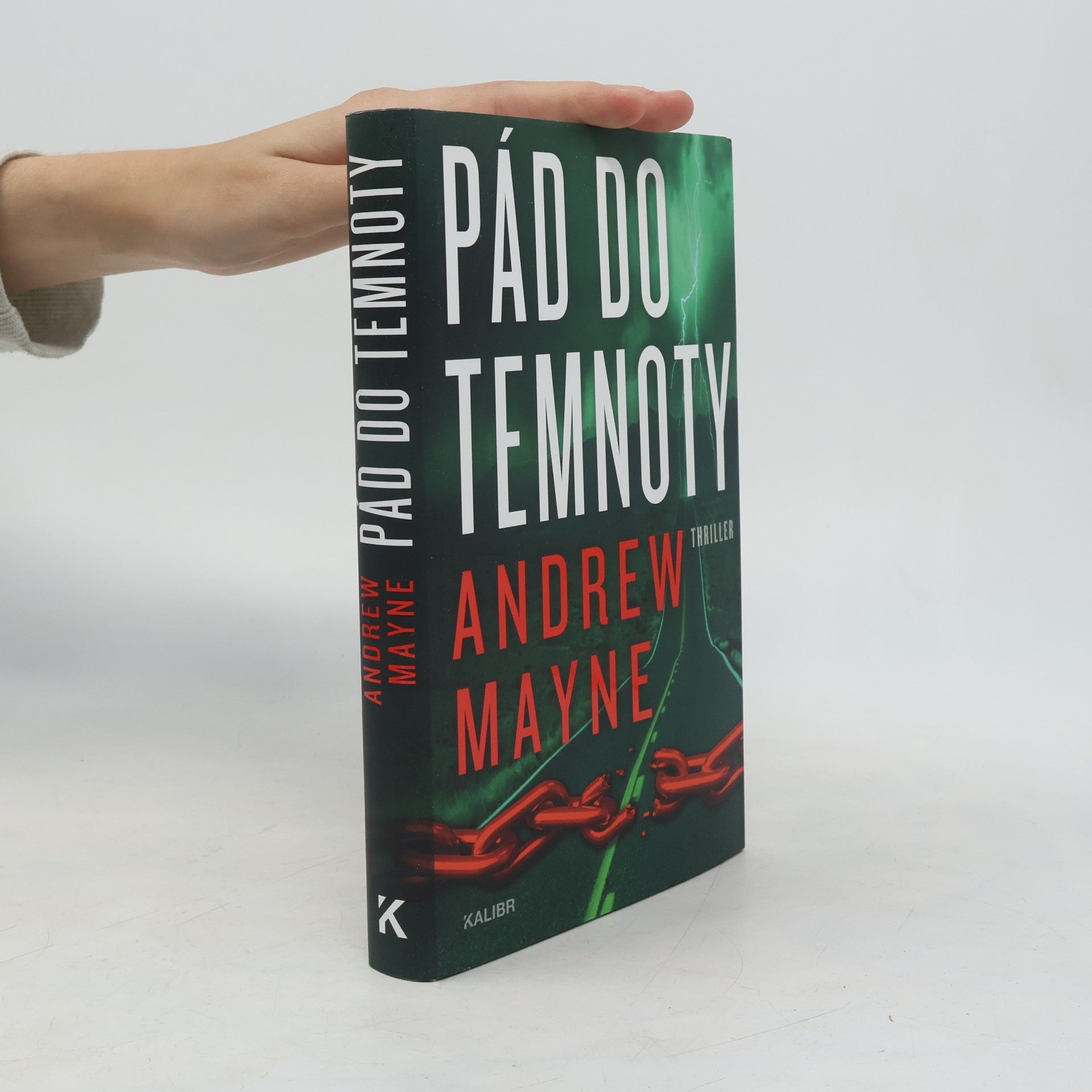 Andrew Mayne Pád do temnoty