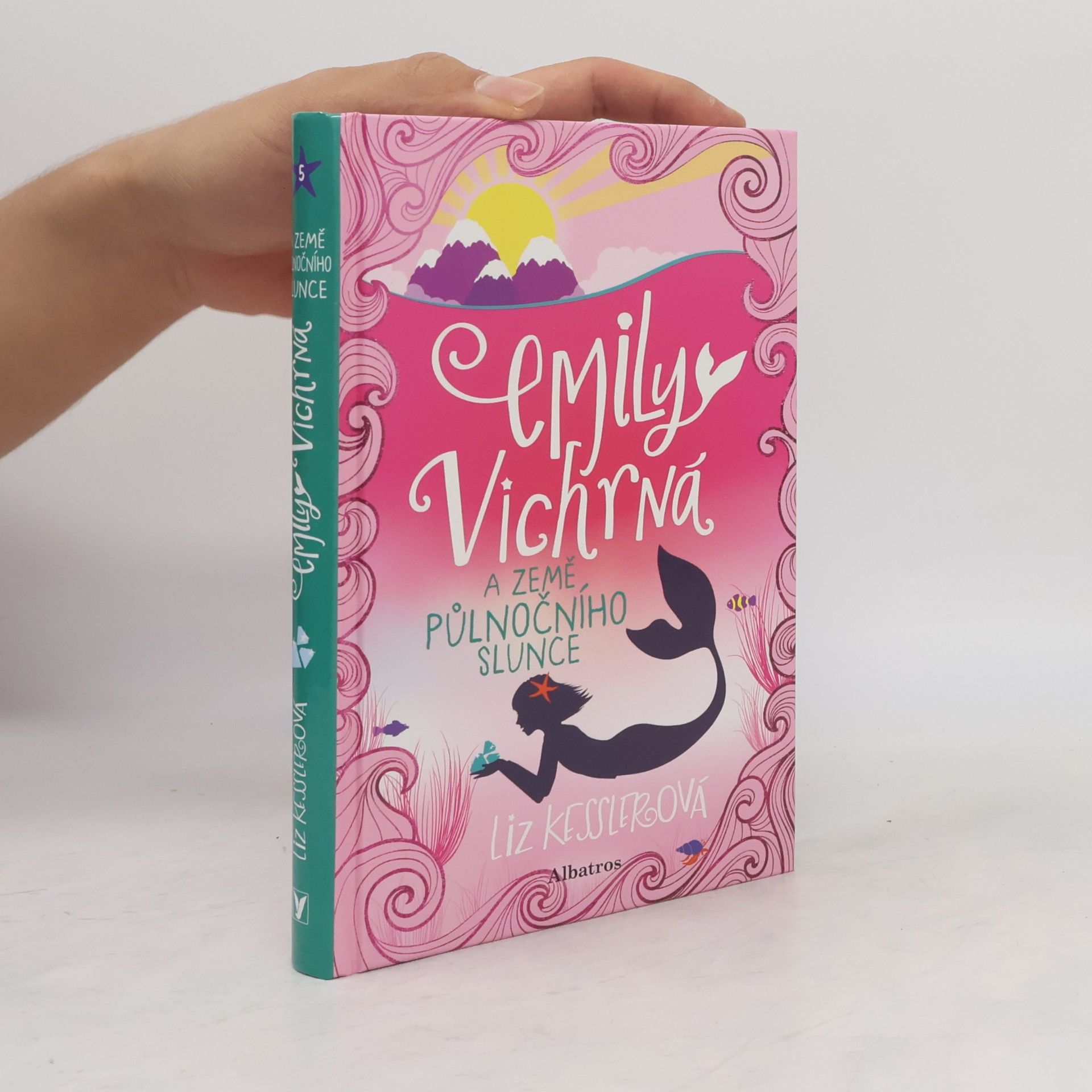 Liz Kessler Emily Vichrná a země půlnočního slunce