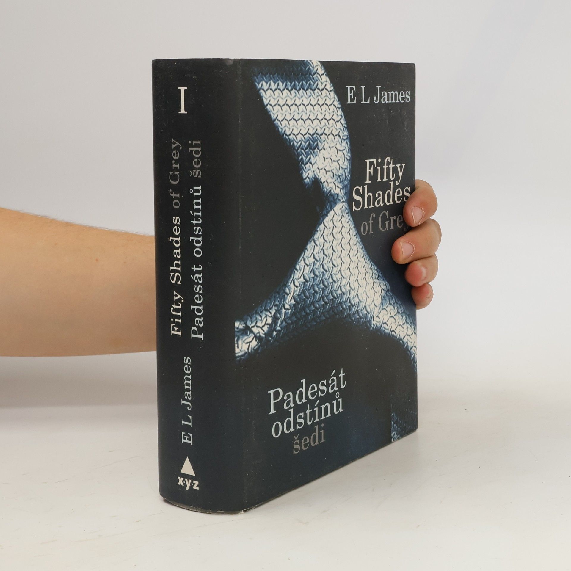 E. L. James Padesát odstínů šedi