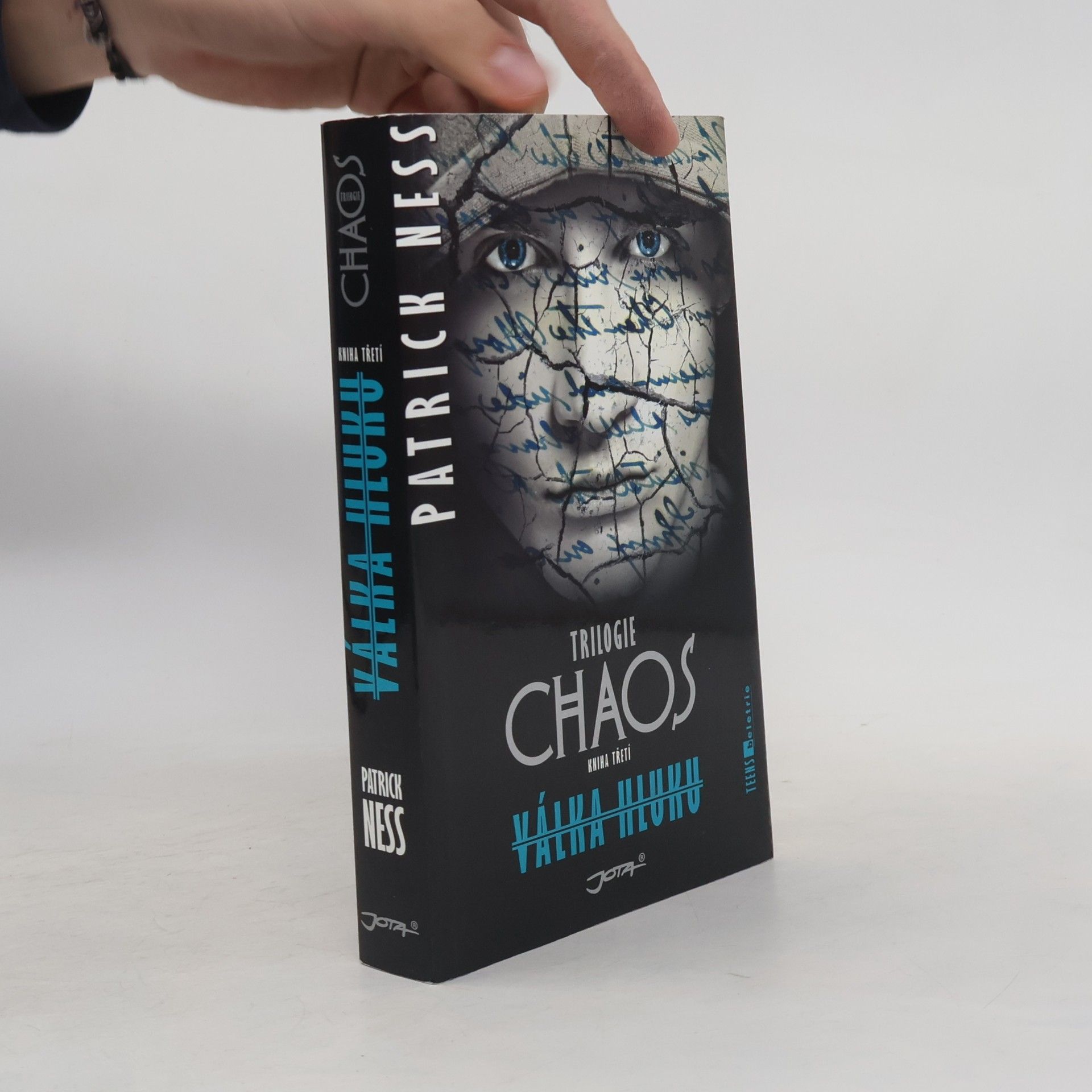 Patrick Ness Chaos : trilogie. Kniha třetí, Válka Hluku