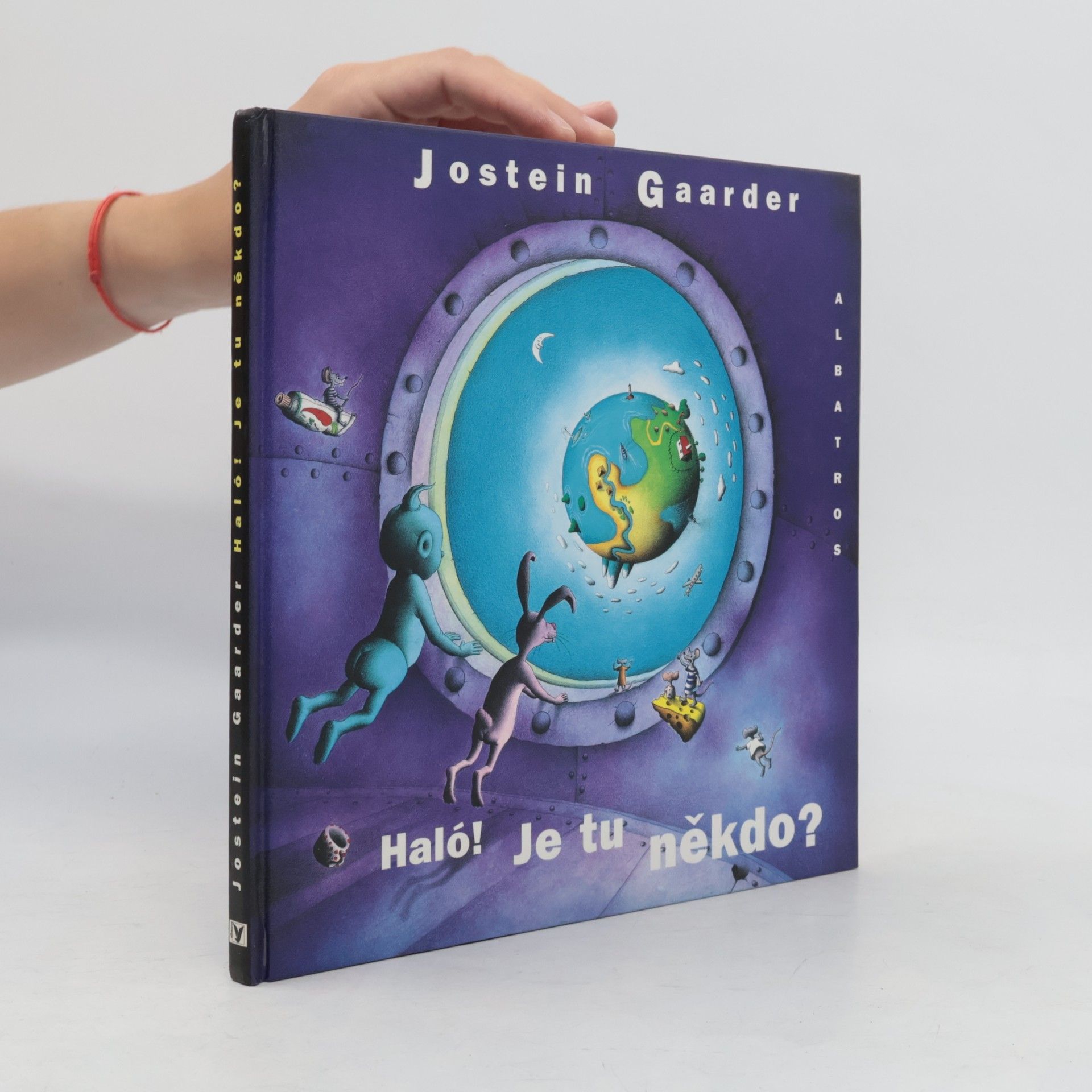 Haló! Je tu někdo?