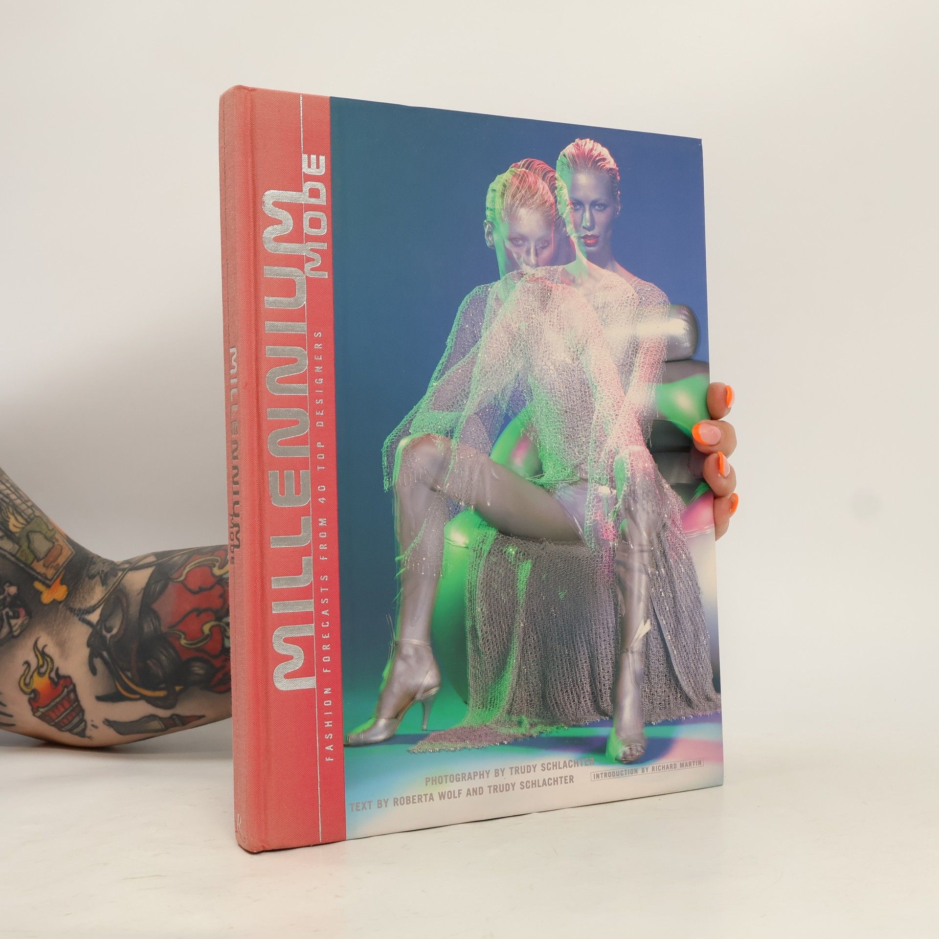 Trudy Schlachter Millennium mode : fashion forecasts from 40 top designers
