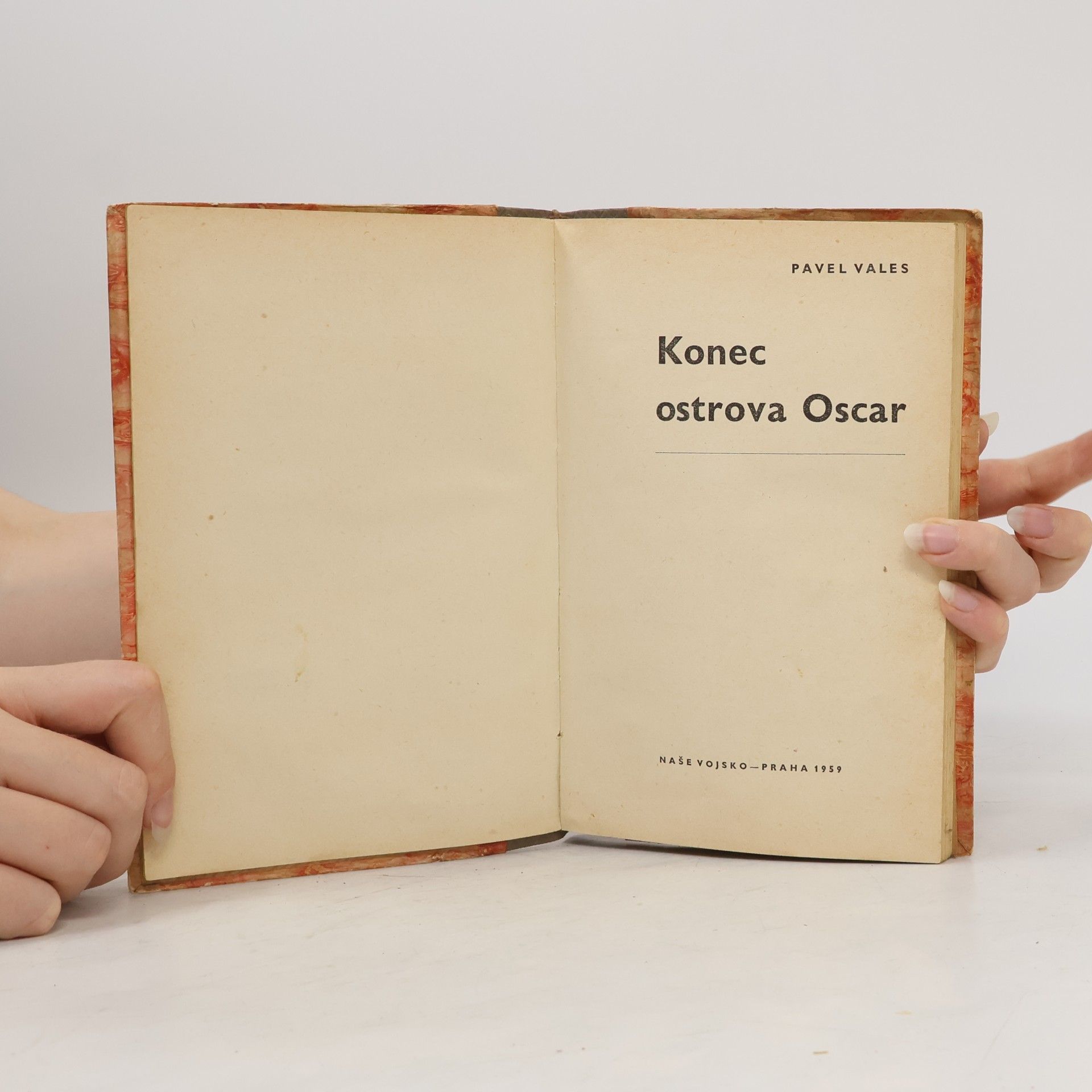 Pavel Vales Konec ostrova Oscar