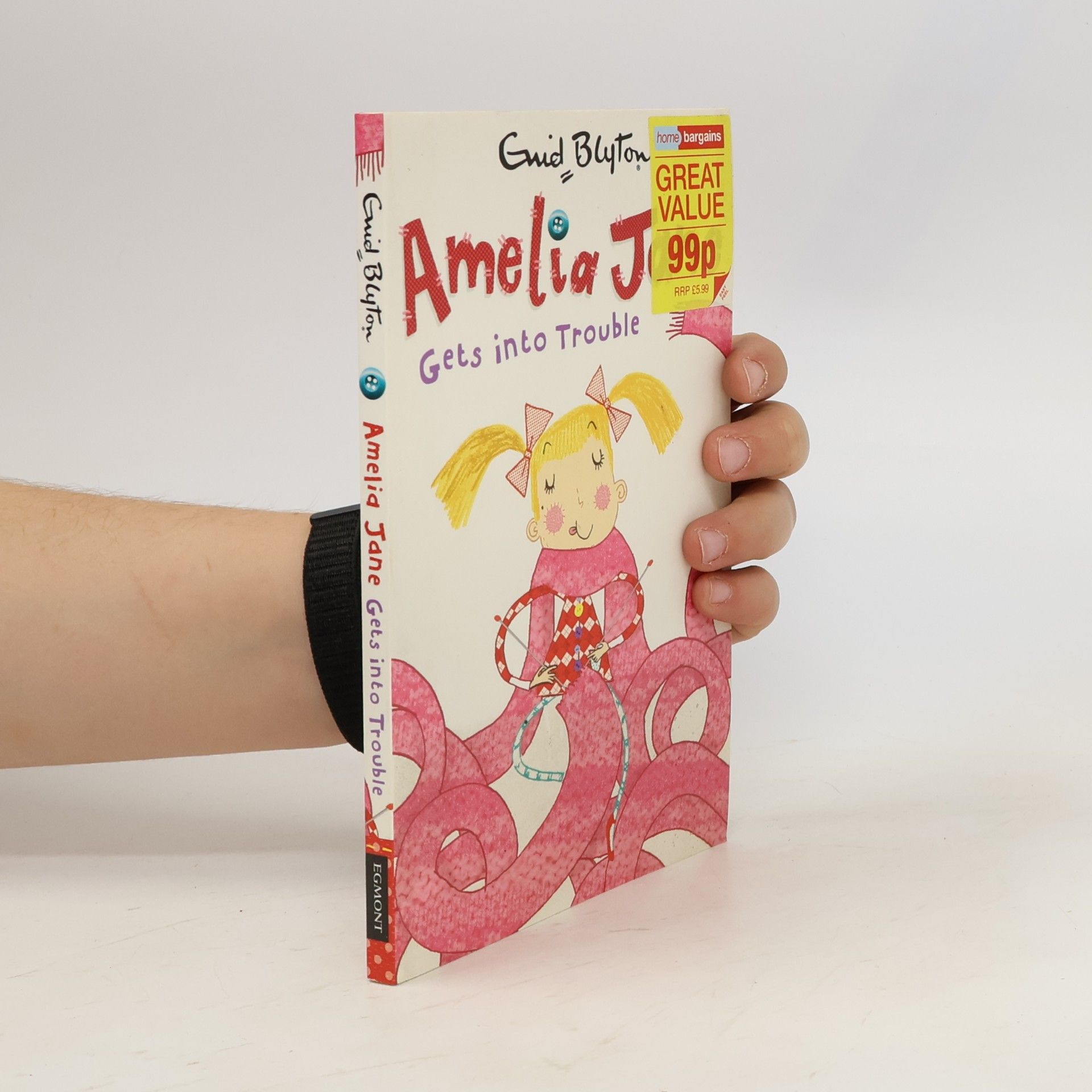 Enid Blyton Amelia Jane Gets into Trouble