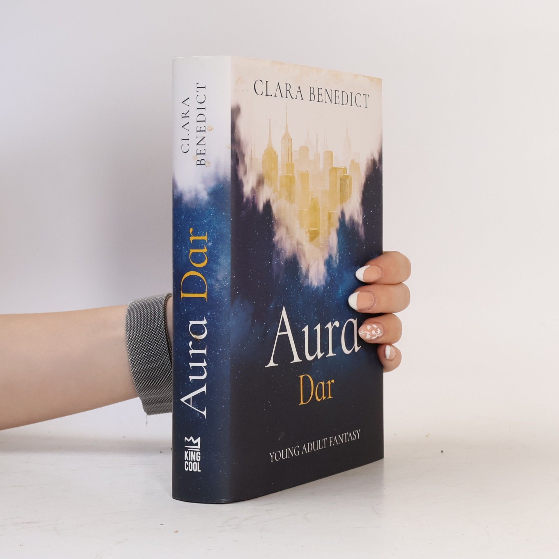 Clara Benedict Aura. Dar