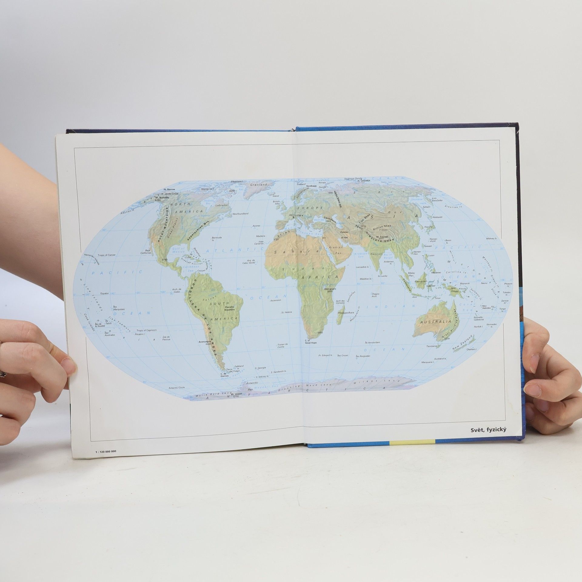 Autorenkollektiv Kapesní atlas světa. S lexikonem států