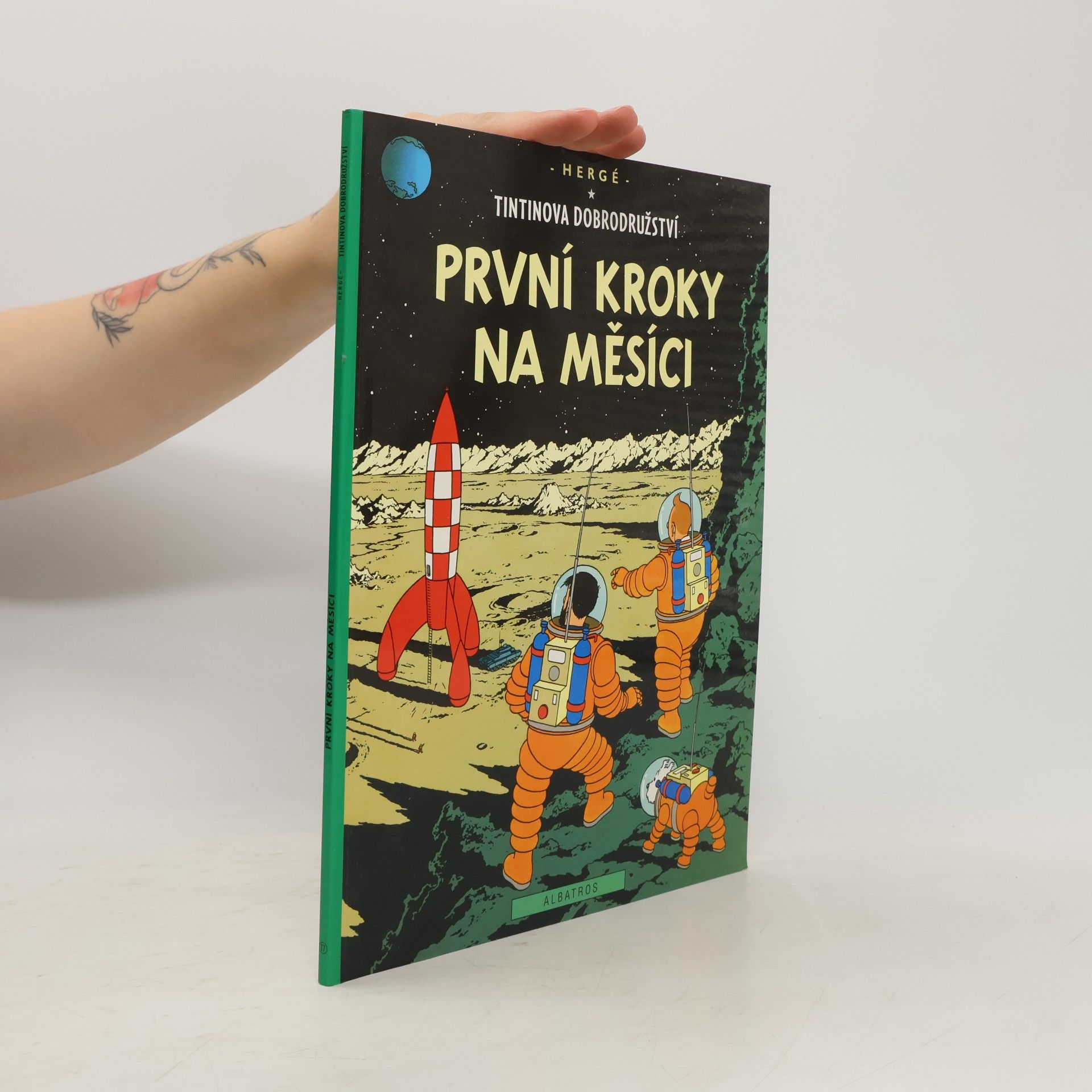 Hergé Tintinova dobrodružství 17. První kroky na Měsíci