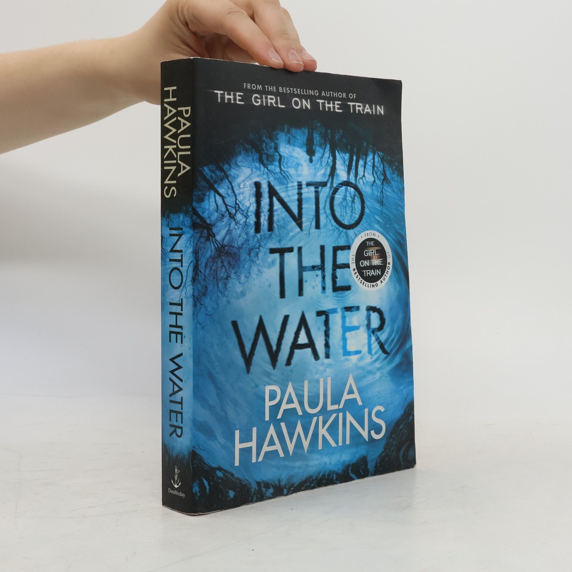 Paula Hawkins Into the Water