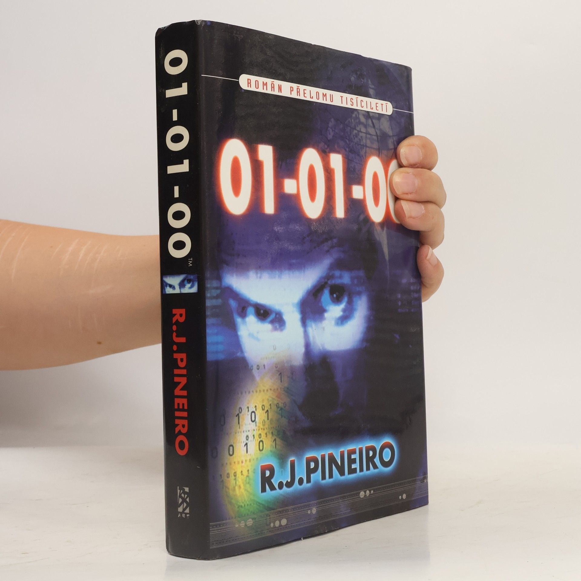 R. J. Pineiro 01-01-00. Román přelomu tisíciletí