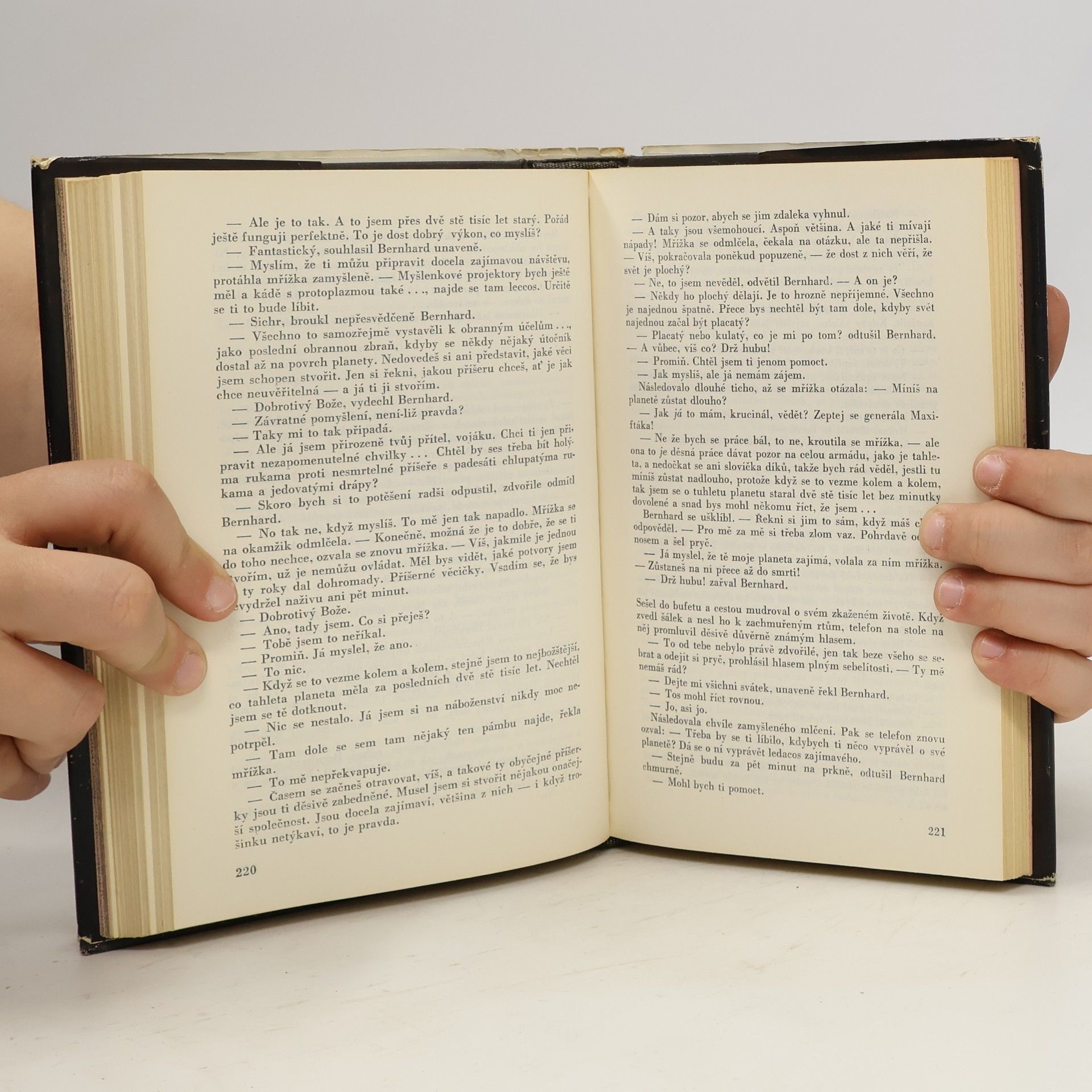 Various authors Pozemšťané a mimozemšťané