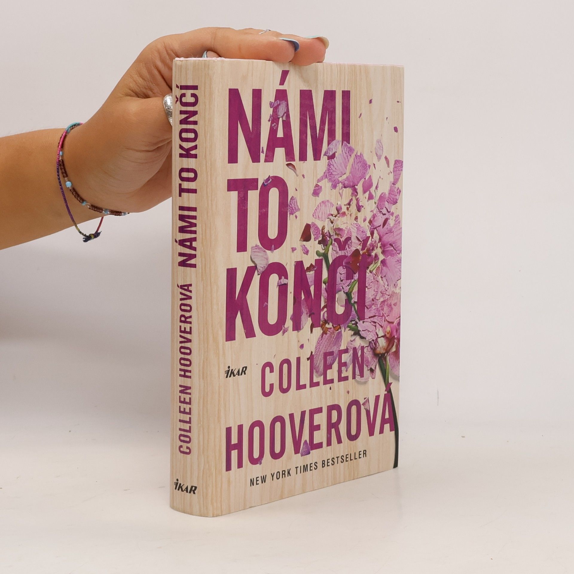 Colleen Hoover Námi to končí