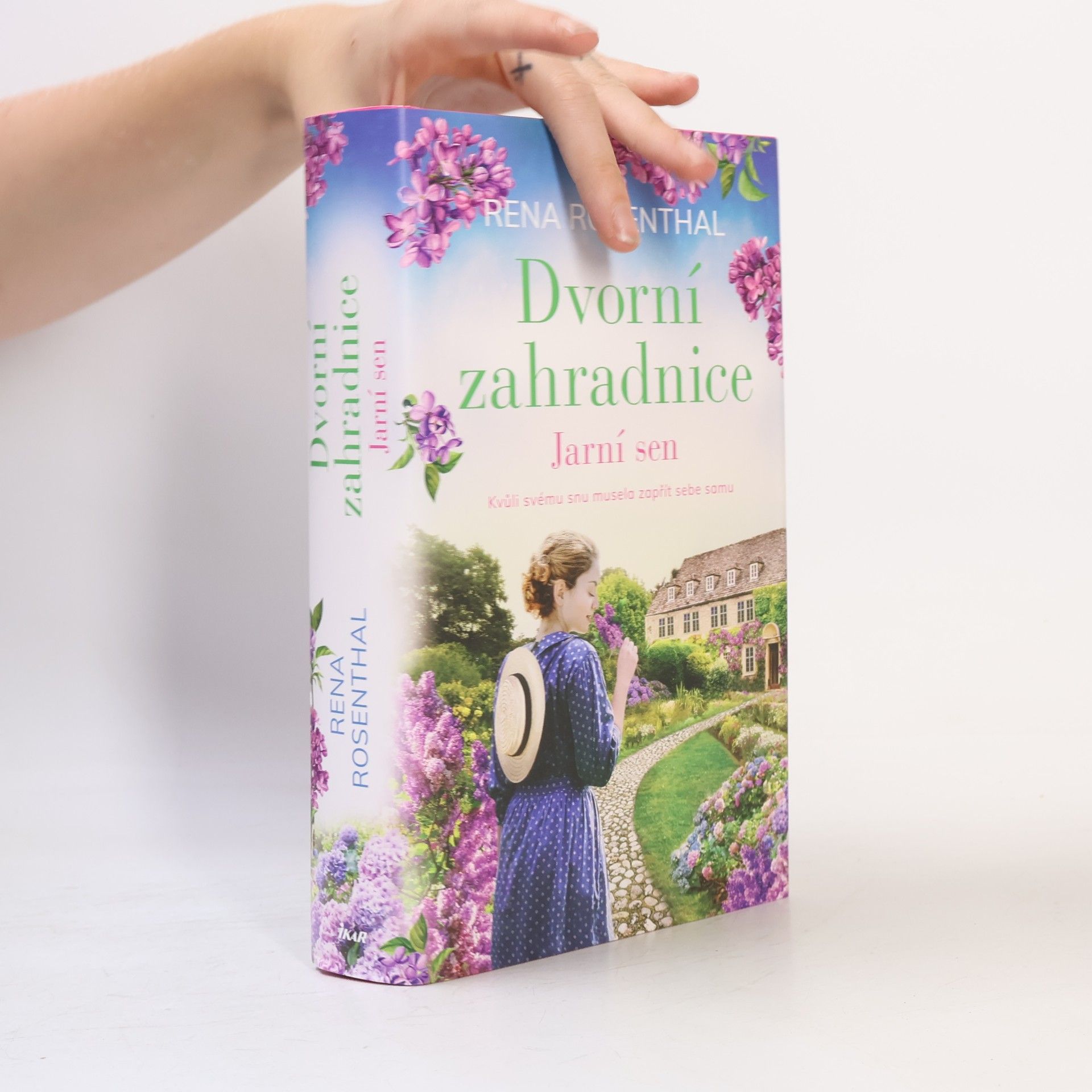 Rena Rosenthal Dvorní zahradnice. Jarní sen
