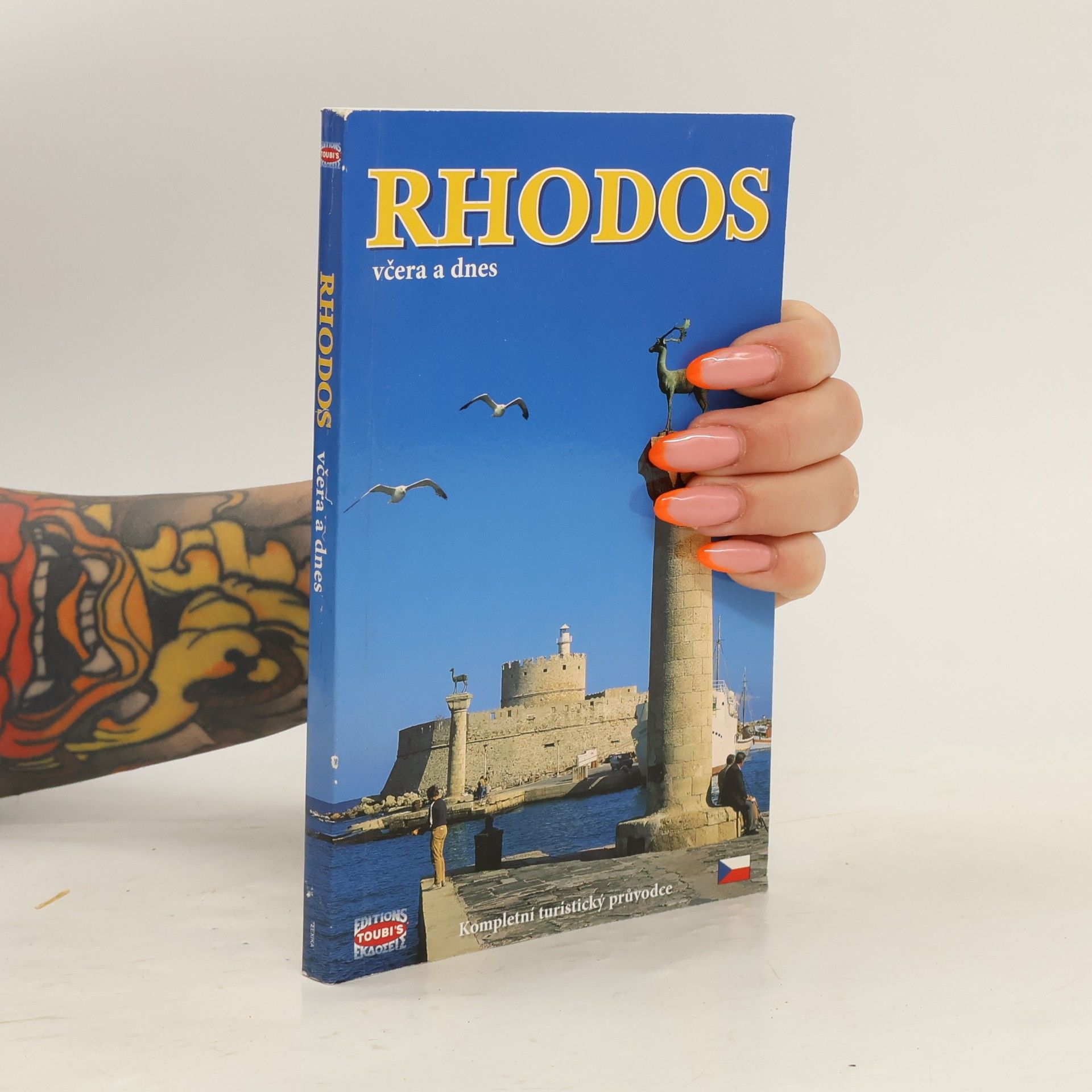 Pavlína Paschou Rhodos včera a dnes : kompletní turistický průvodce se 145 barevnými fotografiemi a mapkami