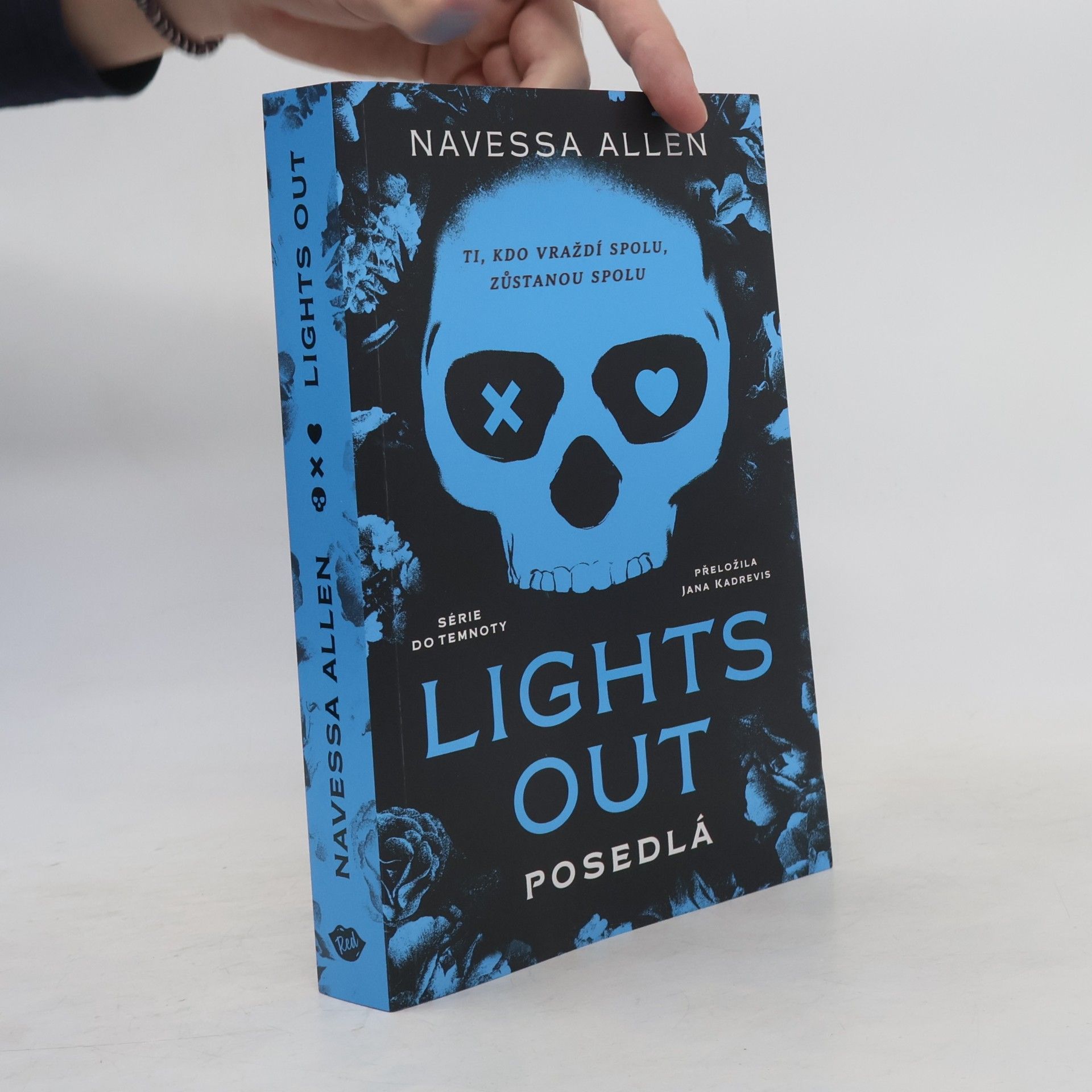 Lights Out. Posedlá
