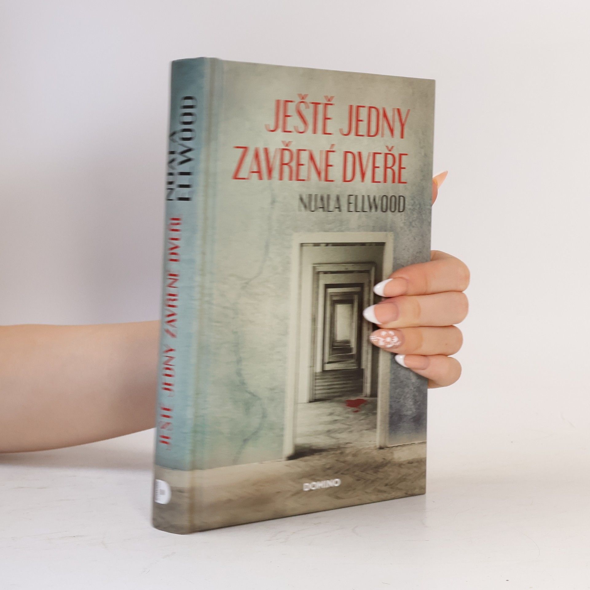 Nuala Ellwood Ještě jedny zavřené dveře