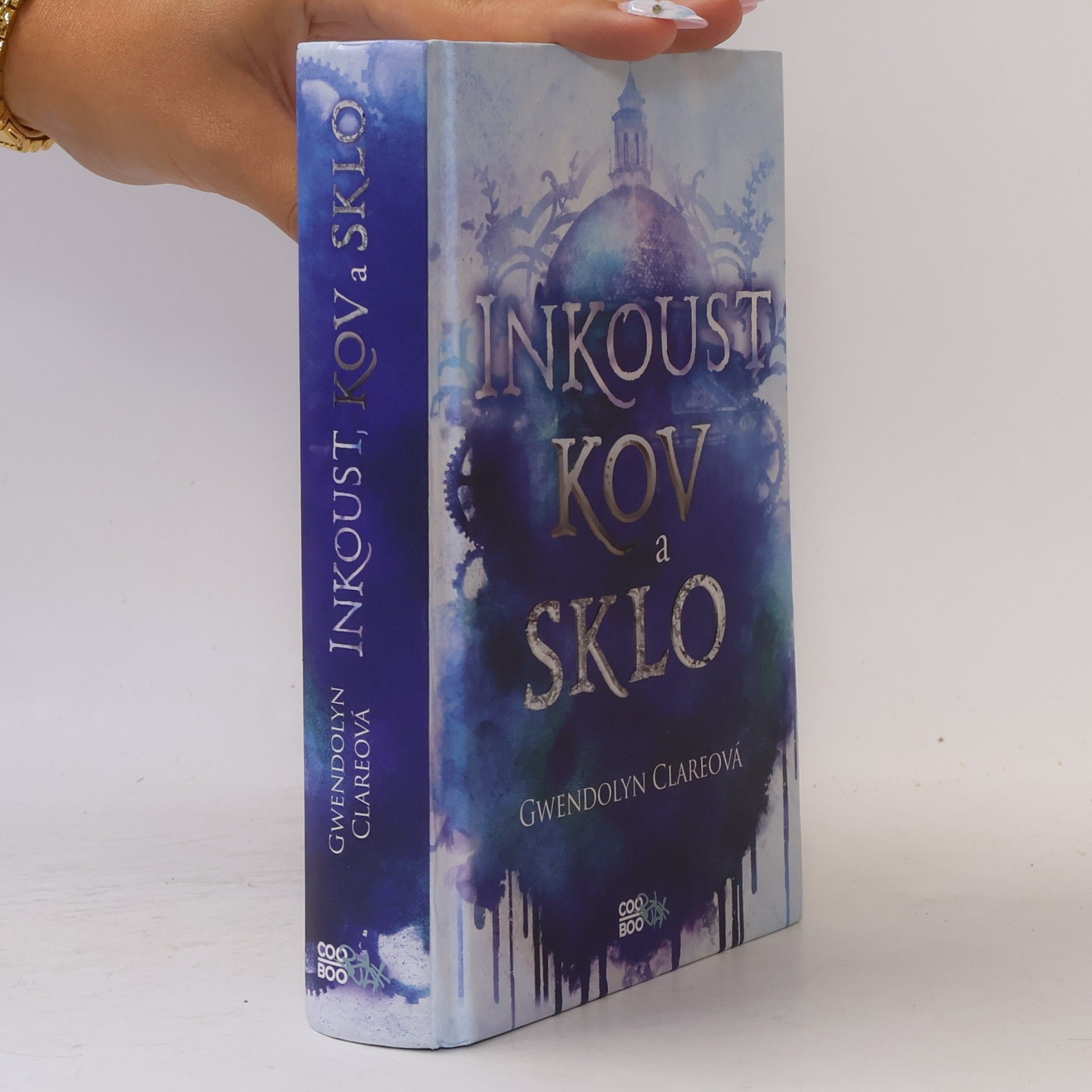 Gwendolyn Clare Inkoust, kov a sklo