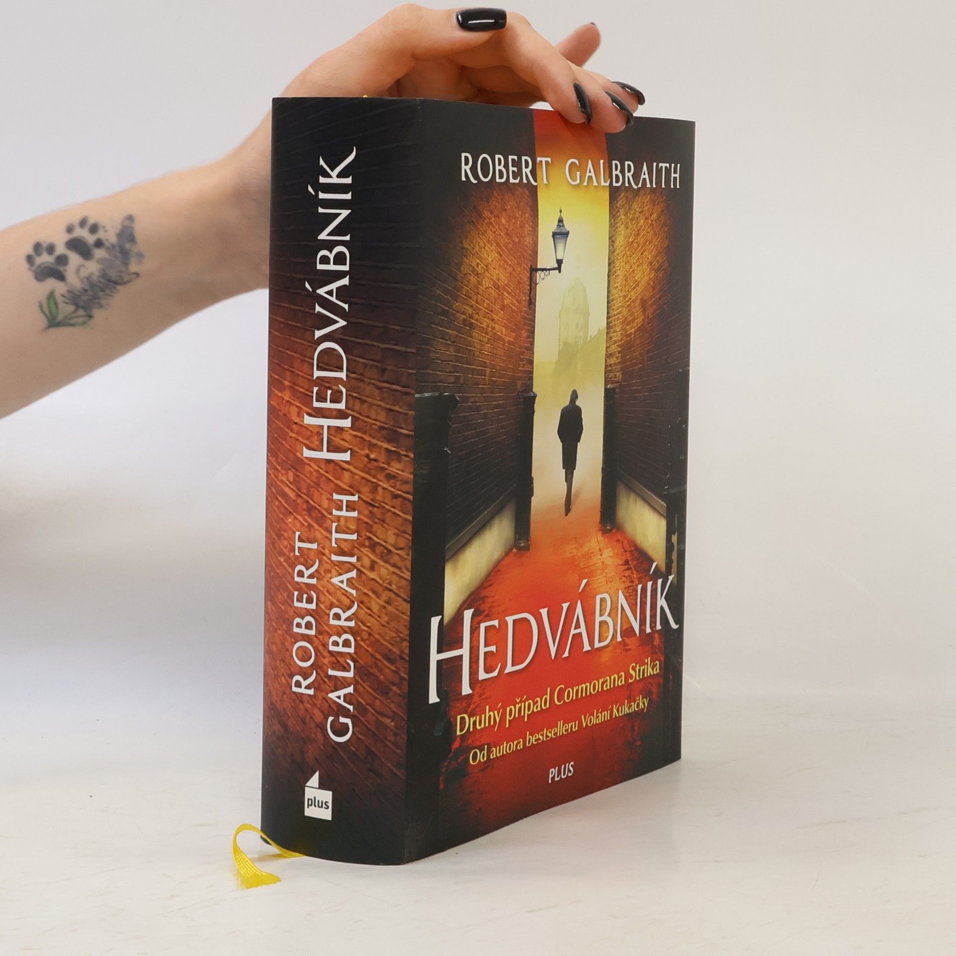 Joanne K. Rowlingová Hedvábník