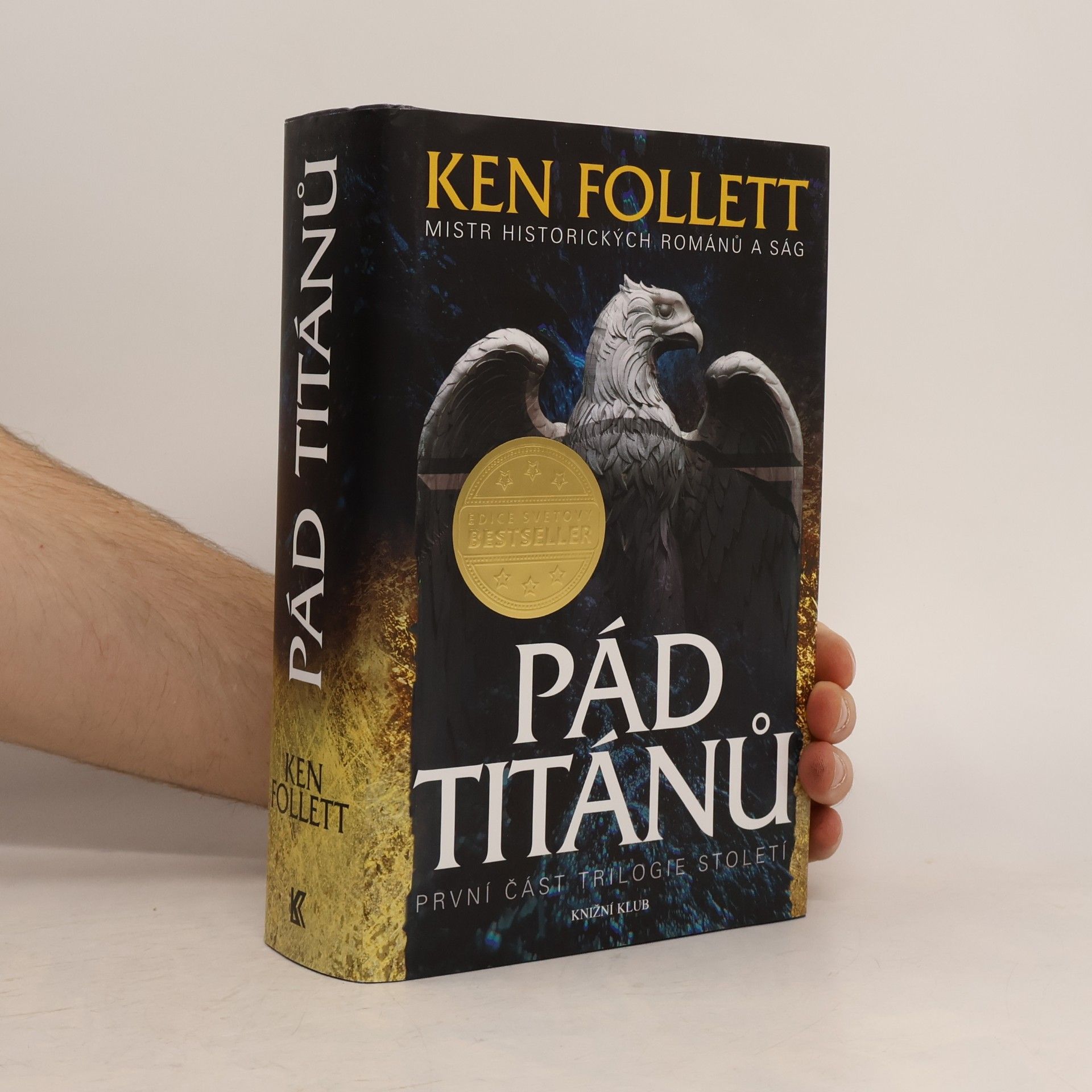 Ken Follett Pád titánů