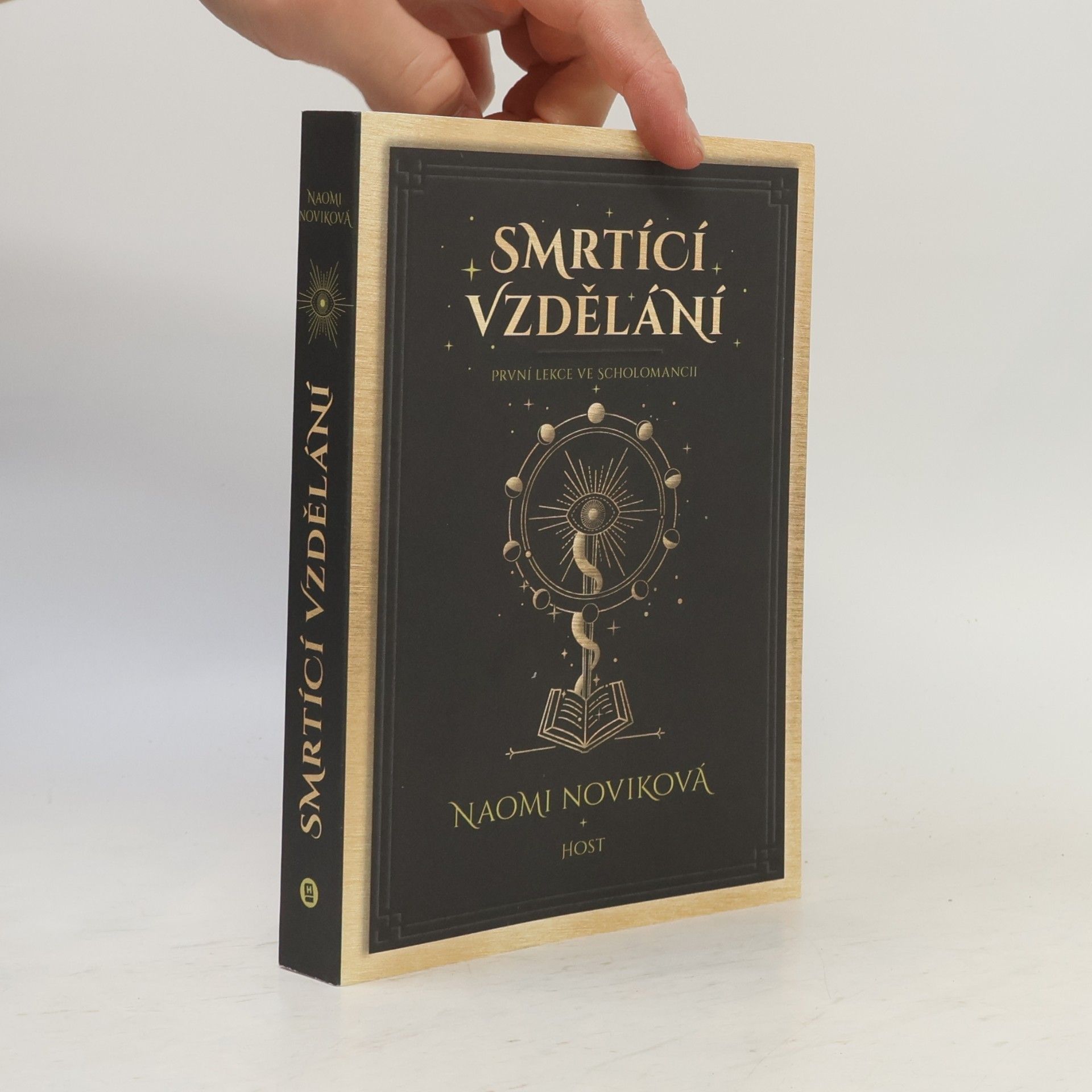 Naomi Novik Smrtící vzdělání. První lekce ve Scholomancii