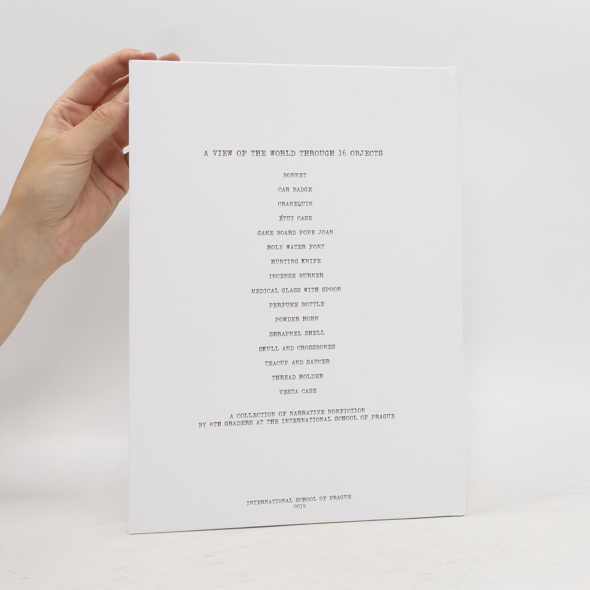 Various authors A View of the World Through 16 Objects
