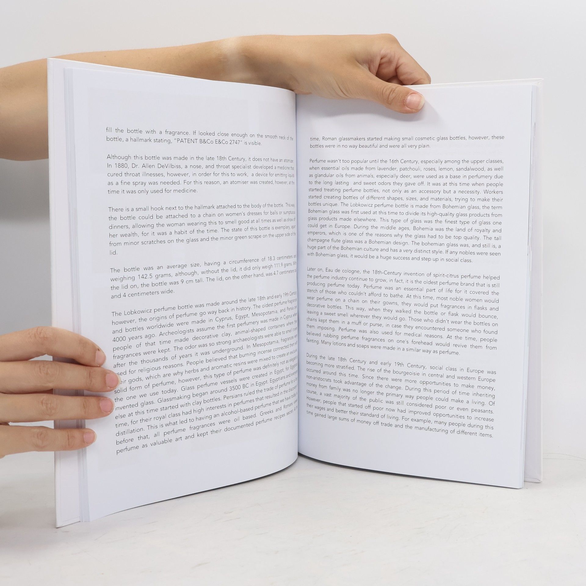 Various authors A View of the World Through 16 Objects