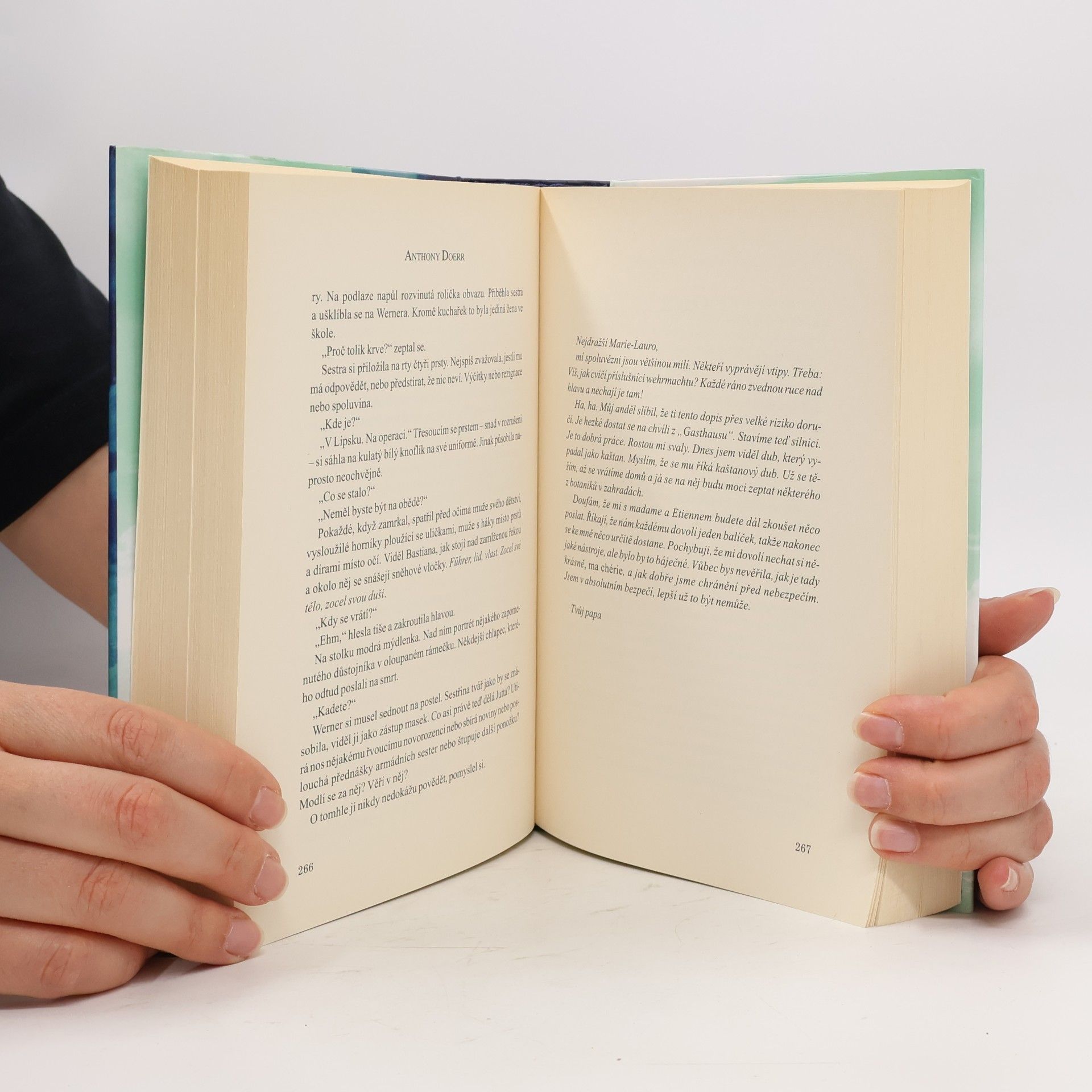 Anthony Doerr Jsou světla, která nevidíme