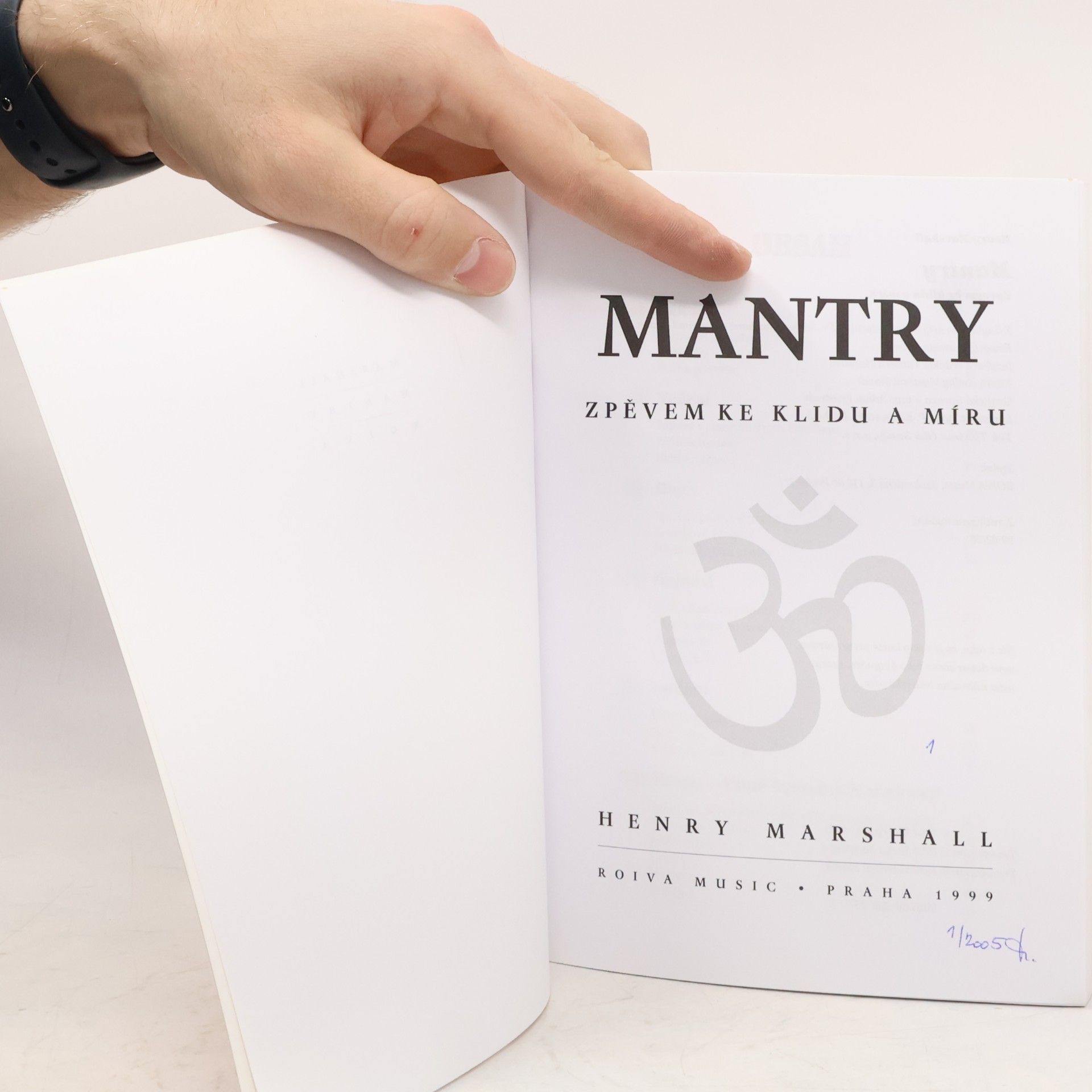 Henry Marshall Mantry. Zpěvem ke klidu a míru