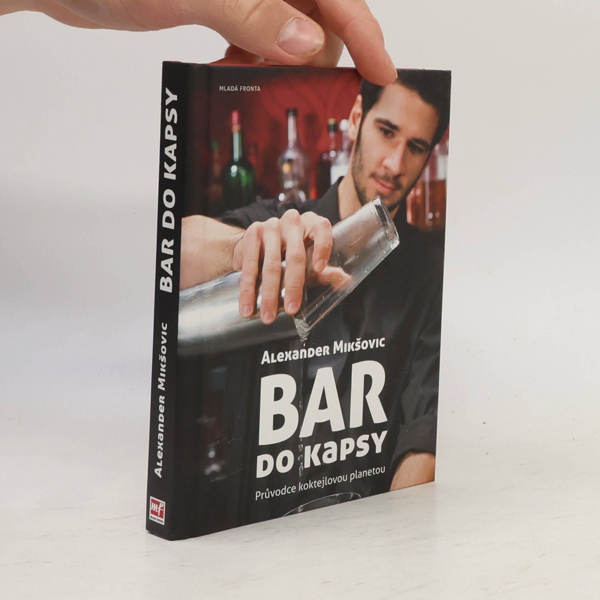 Bar do kapsy. Průvodce koktejlovou planetou