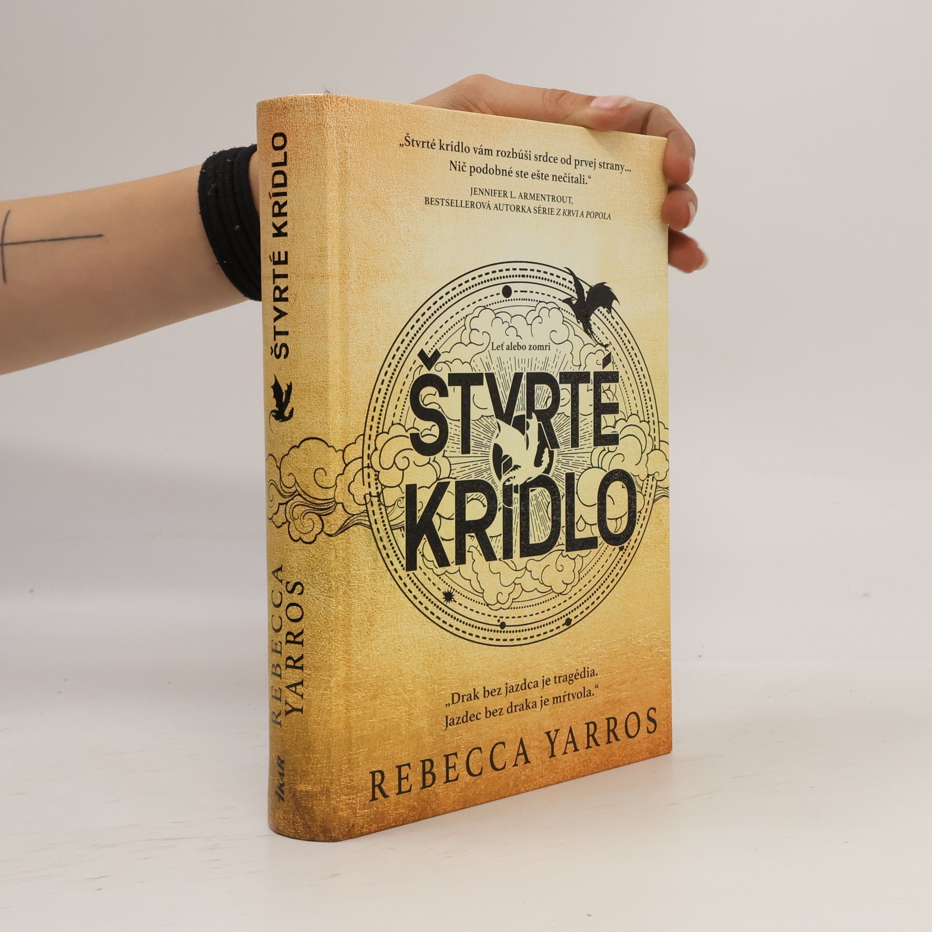 Rebecca Yarros Štvrté krídlo