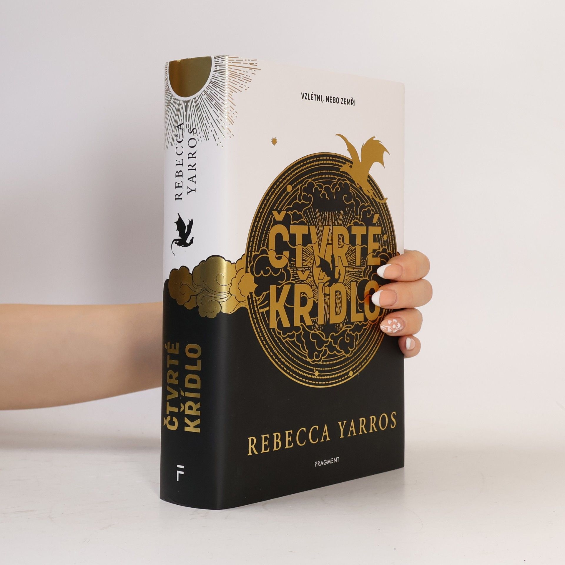 Rebecca Yarros Čtvrté křídlo