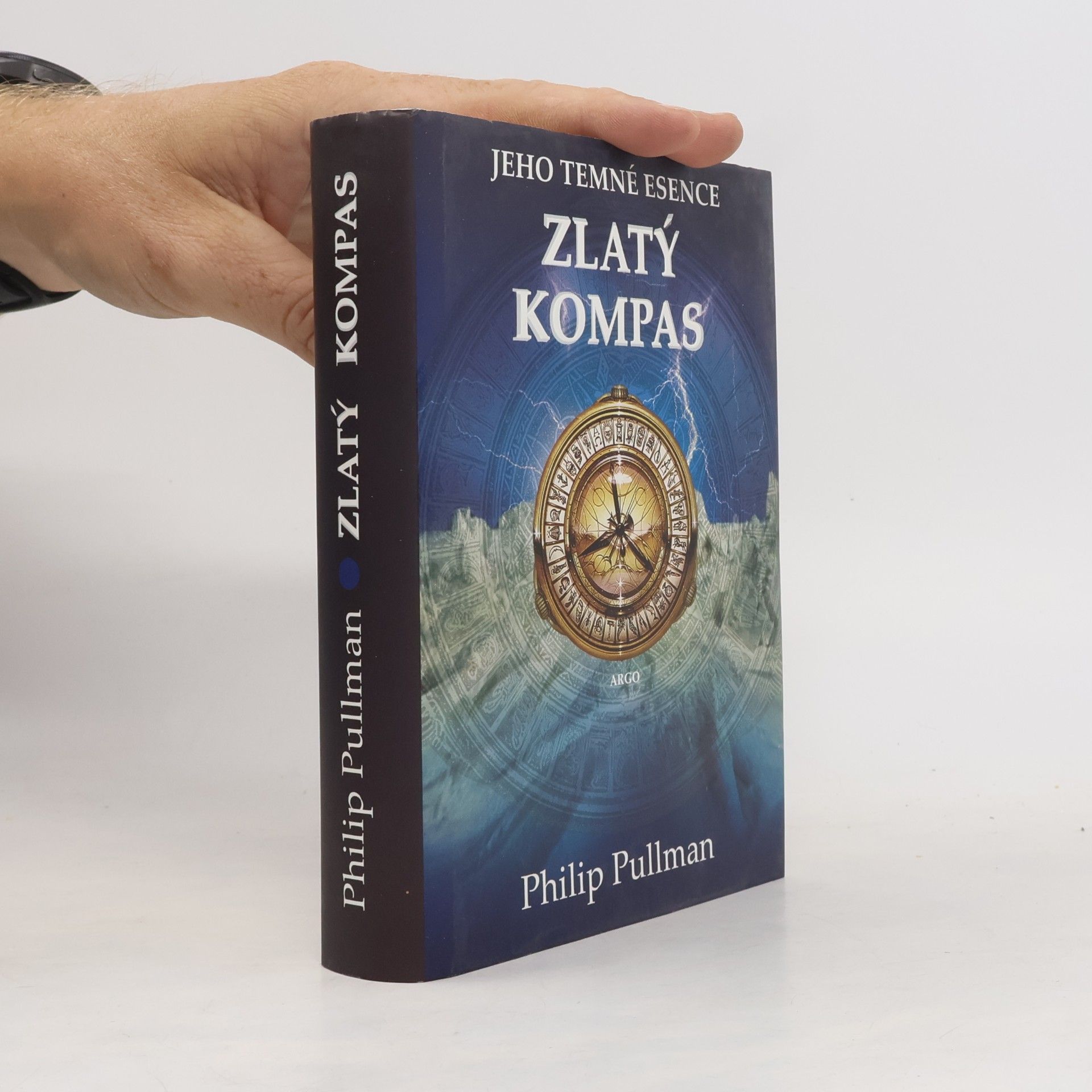 Philip Pullman Jeho temné esence. Svazek I, Zlatý kompas