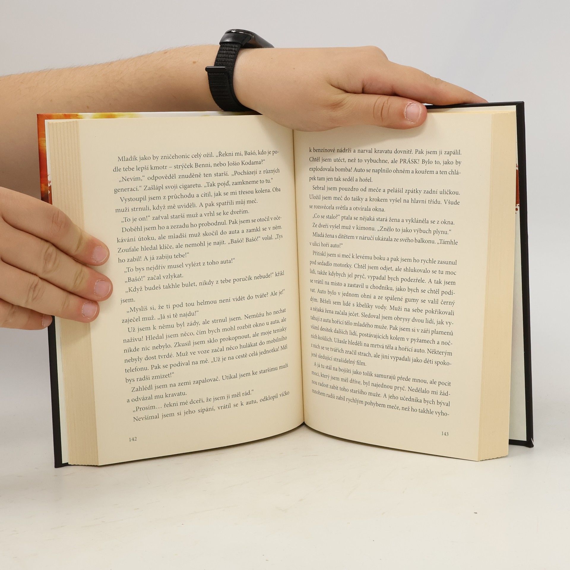 Gregory Hughes Léto mrtvých