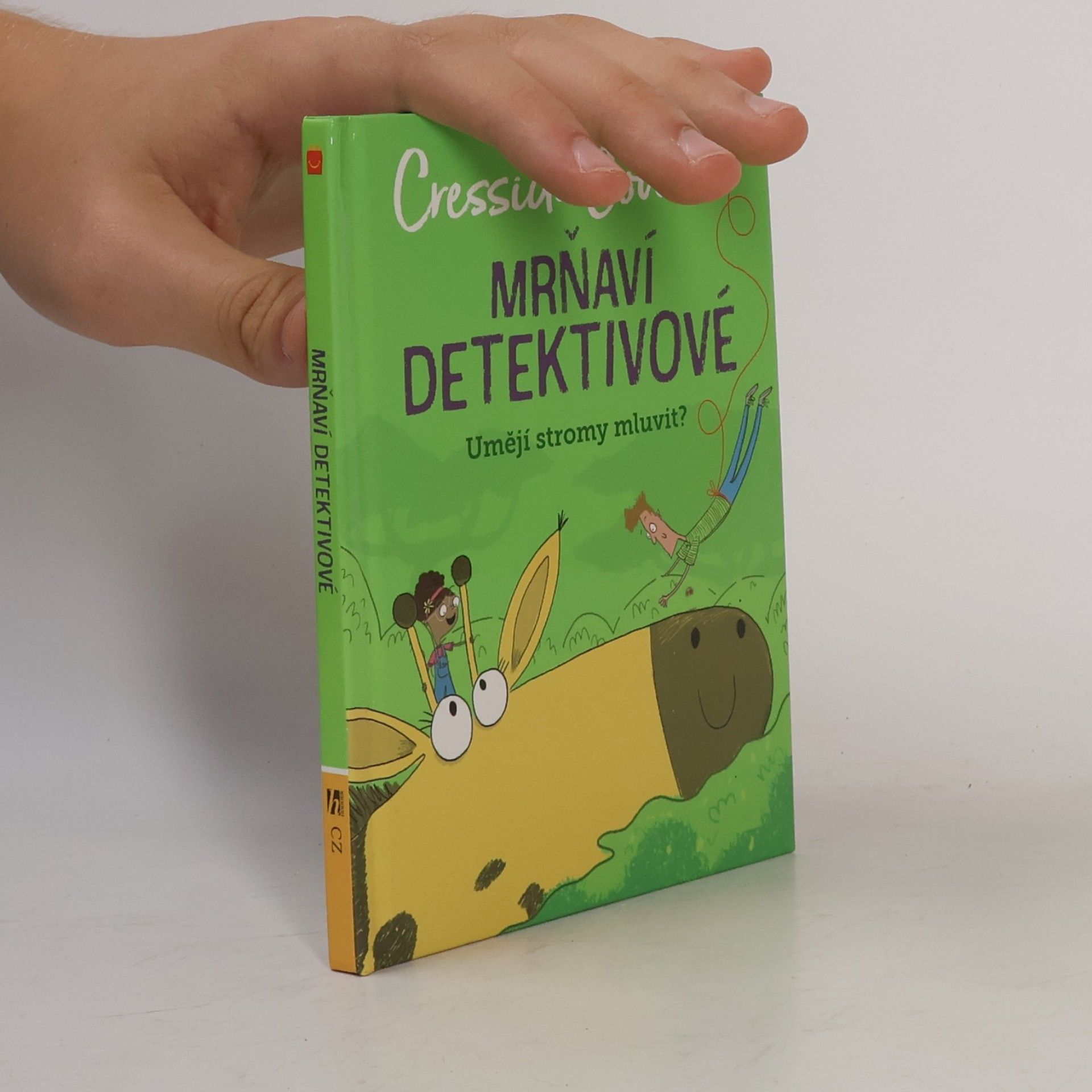 Cressida Cowell Mrňaví detektivové. Umějí stromy mluvit?