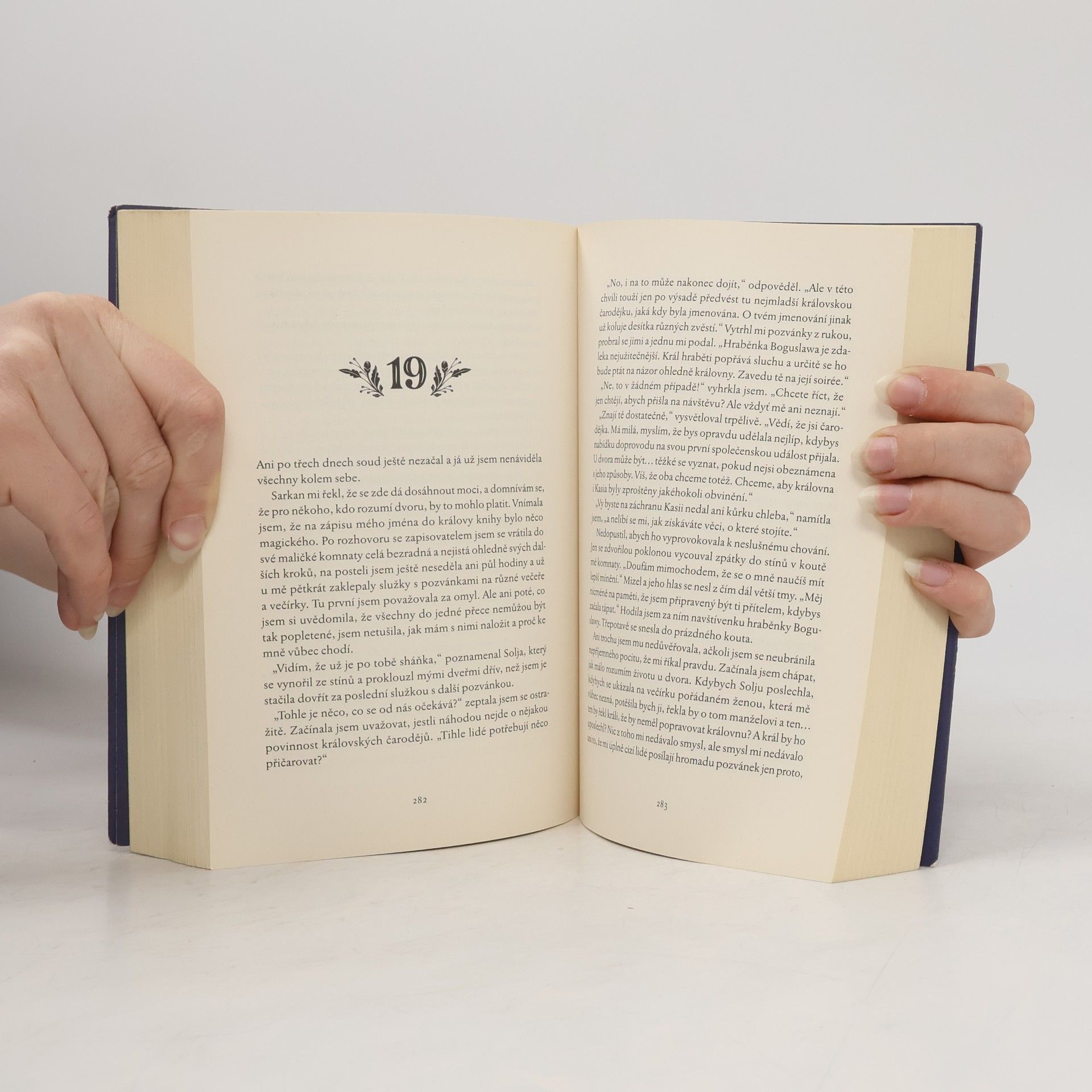 Naomi Novik Ve stínu Hvozdu