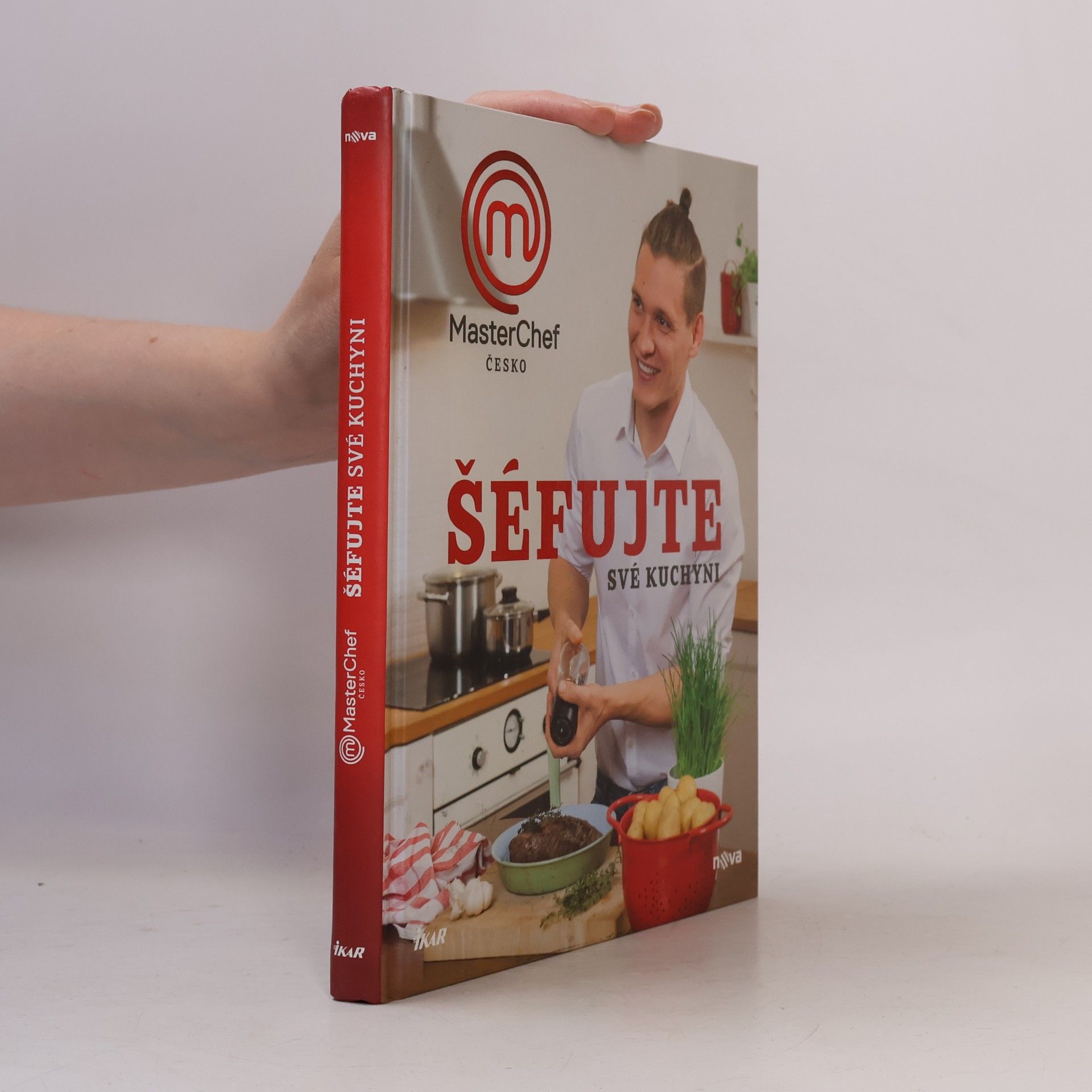 Kolektiv autorů MasterChef Česko. Šéfujte své kuchyni