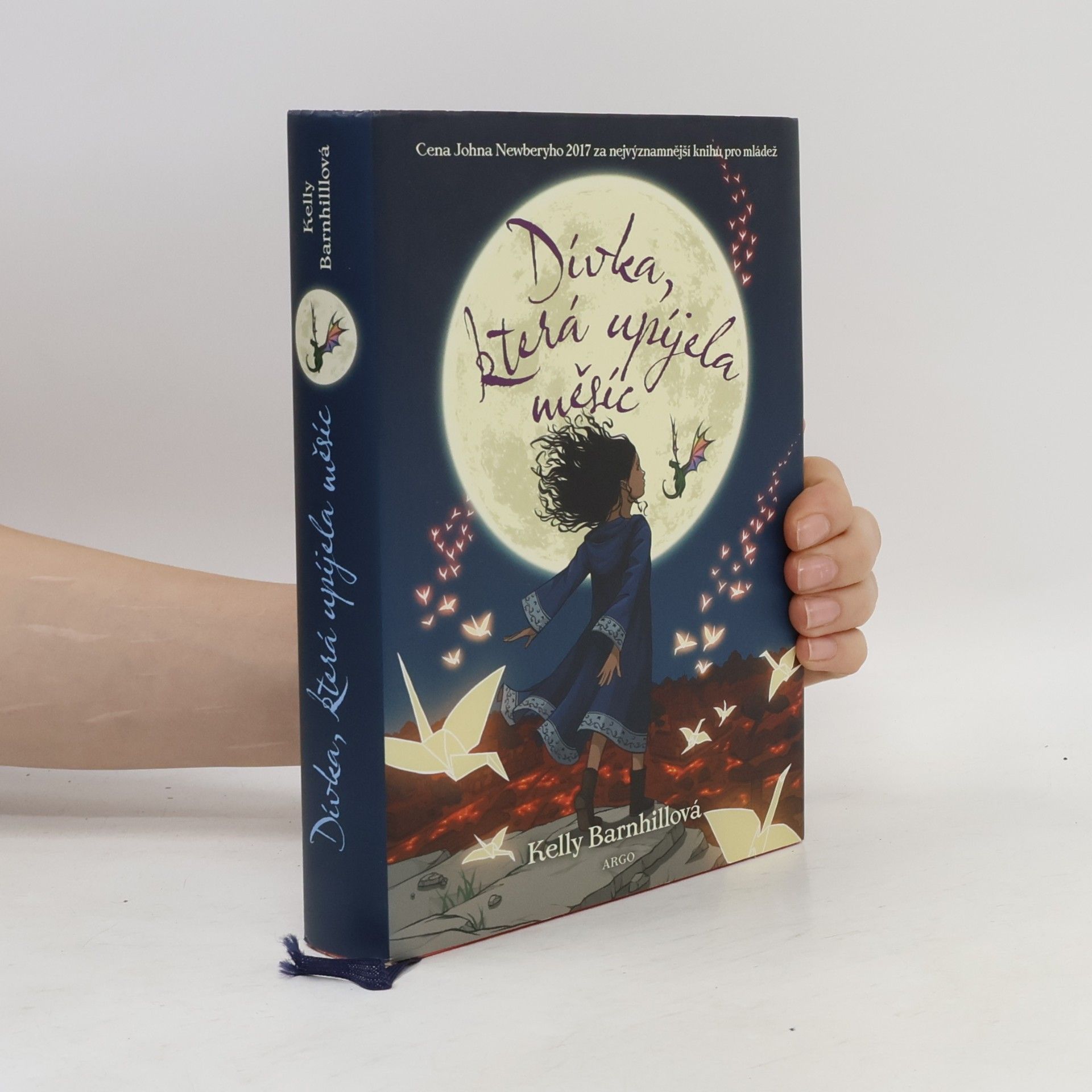 Kelly Barnhill Dívka, která upíjela měsíc