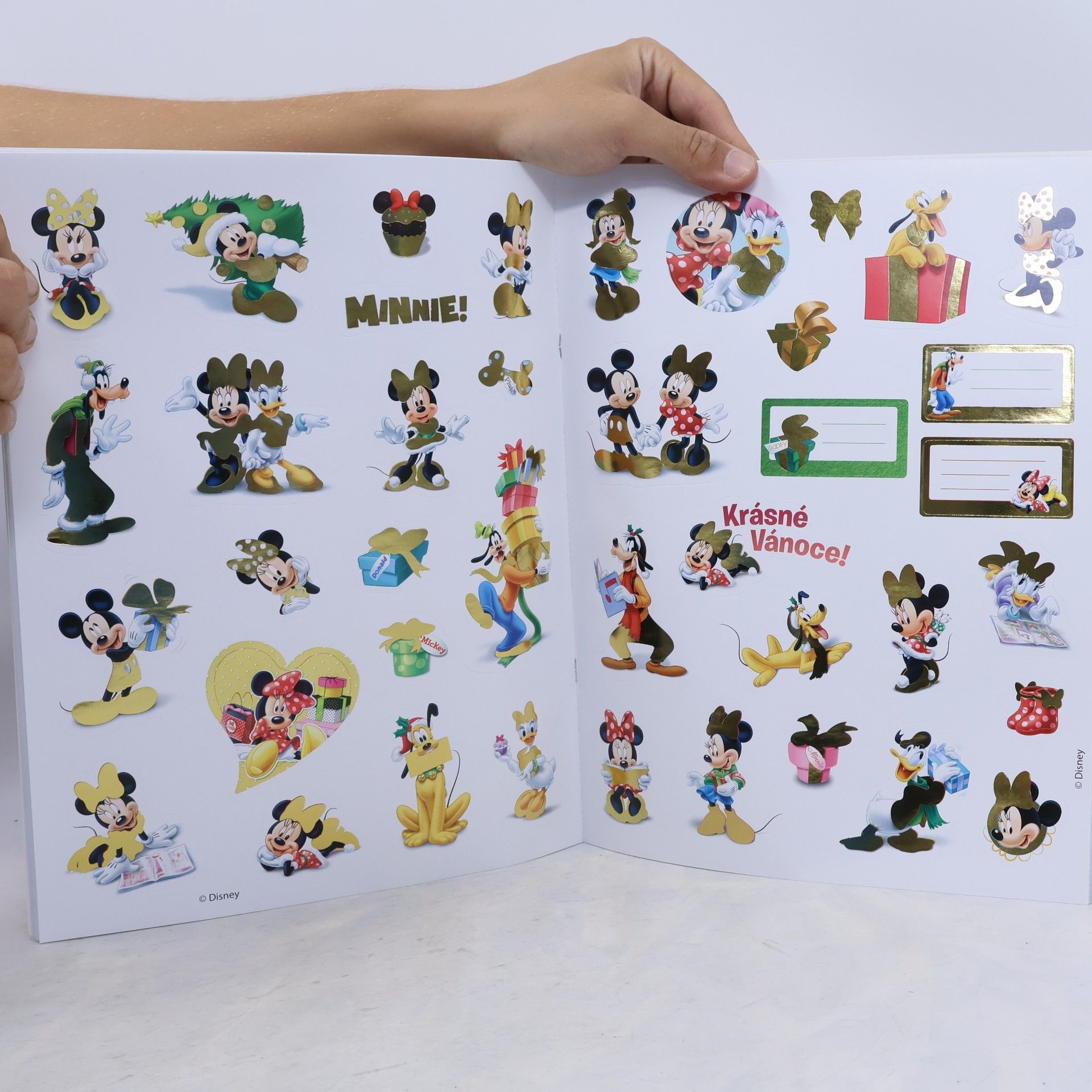 Kolektiv autorů Minnie. Vánoční omalovánky se samolepkami